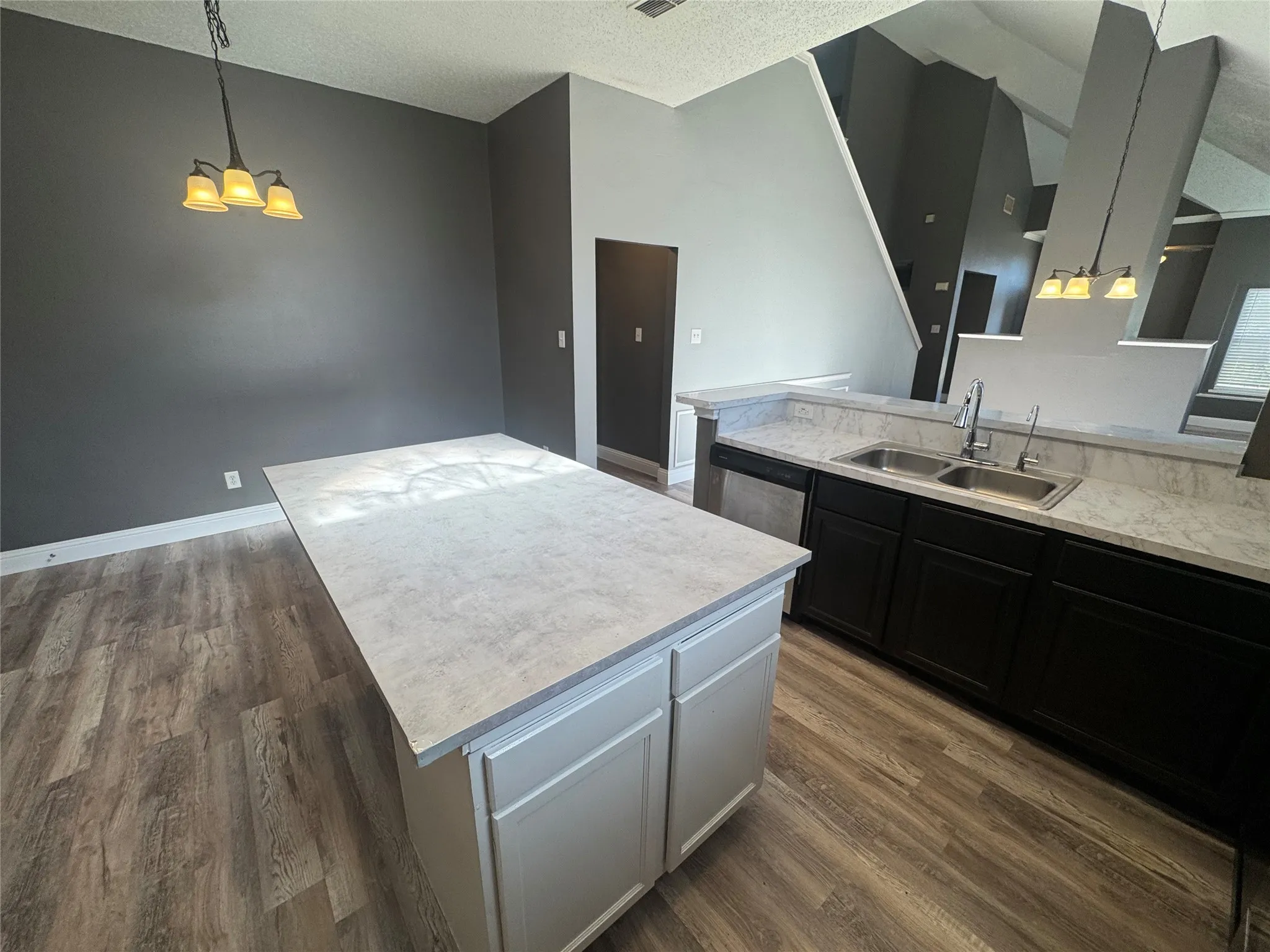 Single Family Residence For Rent in Tarrant County , 5634 Indian Hill Drive, Arlington, Texas 76018, 3 Bedroom, 2 Bathroom, 2 Garage spaces, 2,132 Sqft, built in 1997, mls#21407721, Real Estate Agent in Arlington, Homes For Rent in Tarrant county, Homes For Rent in Arlington, Realtor in Arlington Texas, Real Estate Brokerage Independent Realty Texas, Luminita Cordes Realtor