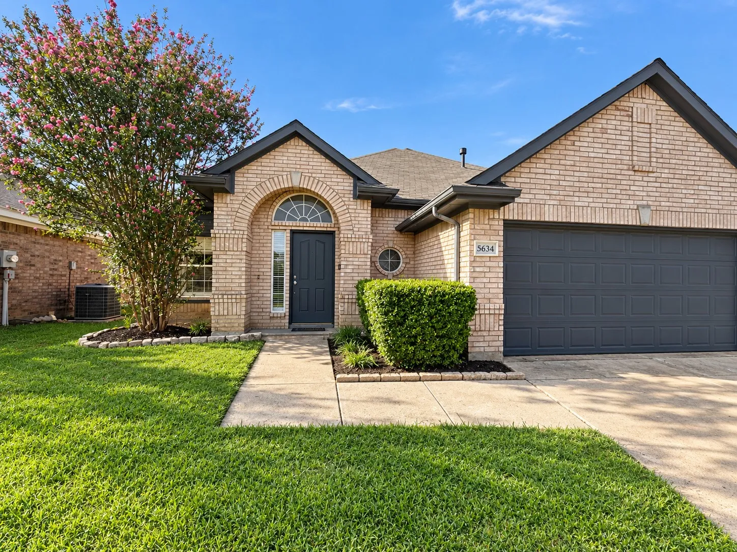 Single Family Residence For Rent