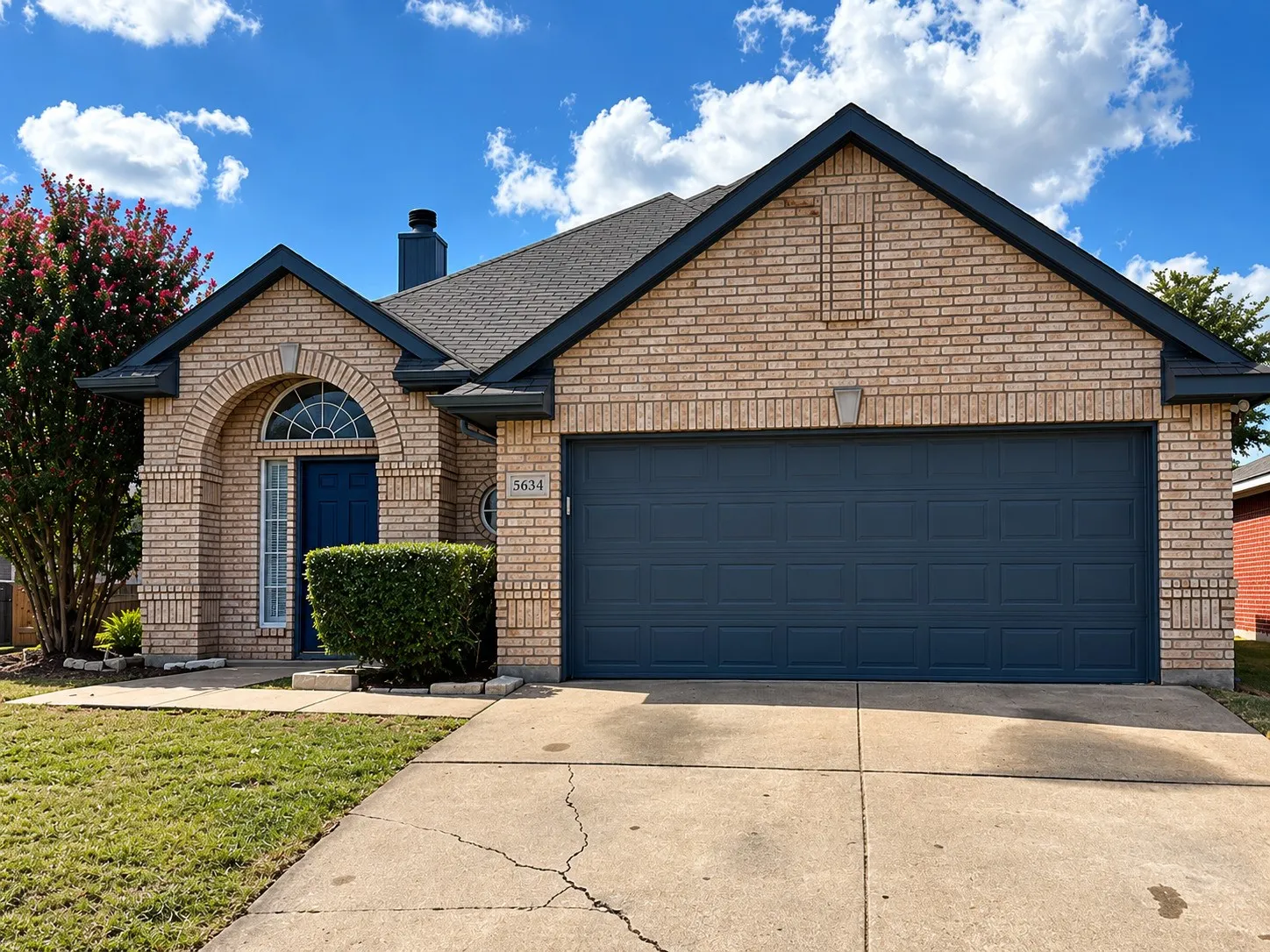 Single Family Residence For Rent in Tarrant County , 5634 Indian Hill Drive, Arlington, Texas 76018, 3 Bedroom, 2 Bathroom, 2 Garage spaces, 2,132 Sqft, built in 1997, mls#21407721, Real Estate Agent in Arlington, Homes For Rent in Tarrant county, Homes For Rent in Arlington, Realtor in Arlington Texas, Real Estate Brokerage Independent Realty Texas, Luminita Cordes Realtor