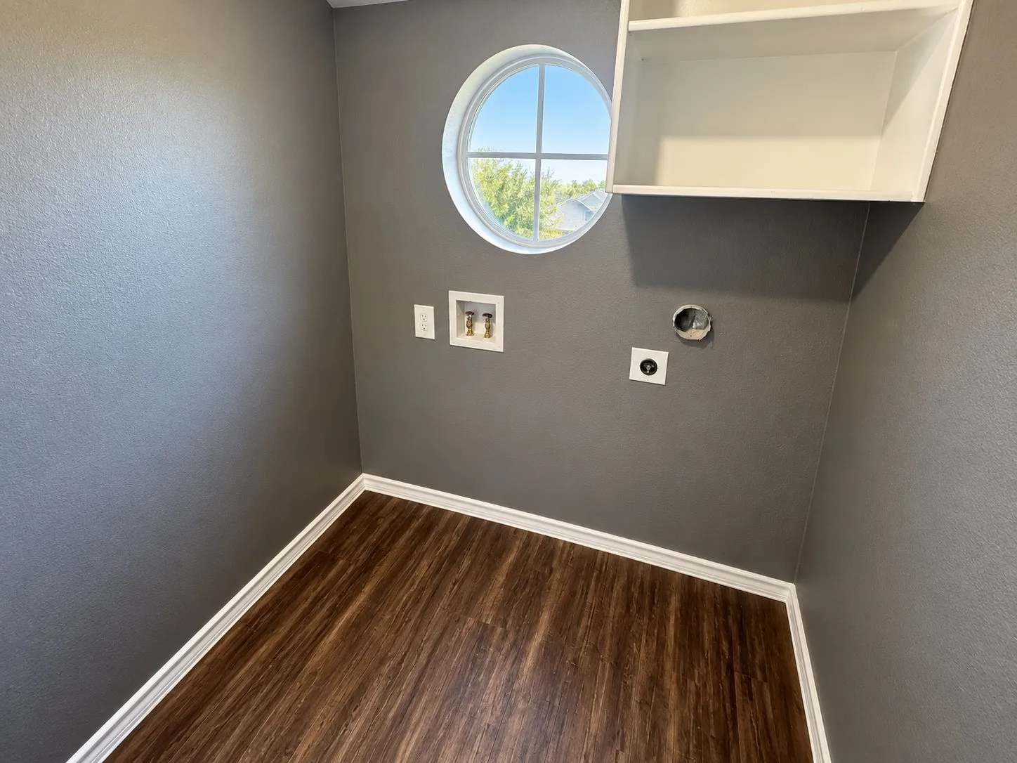 Single Family Residence For Rent in Tarrant County , 5634 Indian Hill Drive, Arlington, Texas 76018, 3 Bedroom, 2 Bathroom, 2 Garage spaces, 2,132 Sqft, built in 1997, mls#21407721, Real Estate Agent in Arlington, Homes For Rent in Tarrant county, Homes For Rent in Arlington, Realtor in Arlington Texas, Real Estate Brokerage Independent Realty Texas, Luminita Cordes Realtor