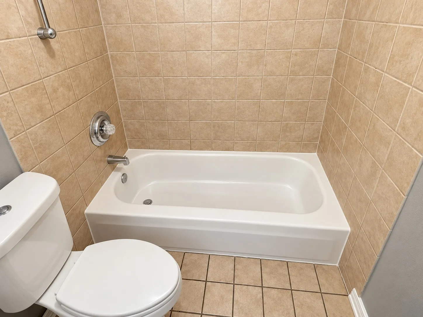 Single Family Residence For Rent in Tarrant County , 5634 Indian Hill Drive, Arlington, Texas 76018, 3 Bedroom, 2 Bathroom, 2 Garage spaces, 2,132 Sqft, built in 1997, mls#21407721, Real Estate Agent in Arlington, Homes For Rent in Tarrant county, Homes For Rent in Arlington, Realtor in Arlington Texas, Real Estate Brokerage Independent Realty Texas, Luminita Cordes Realtor