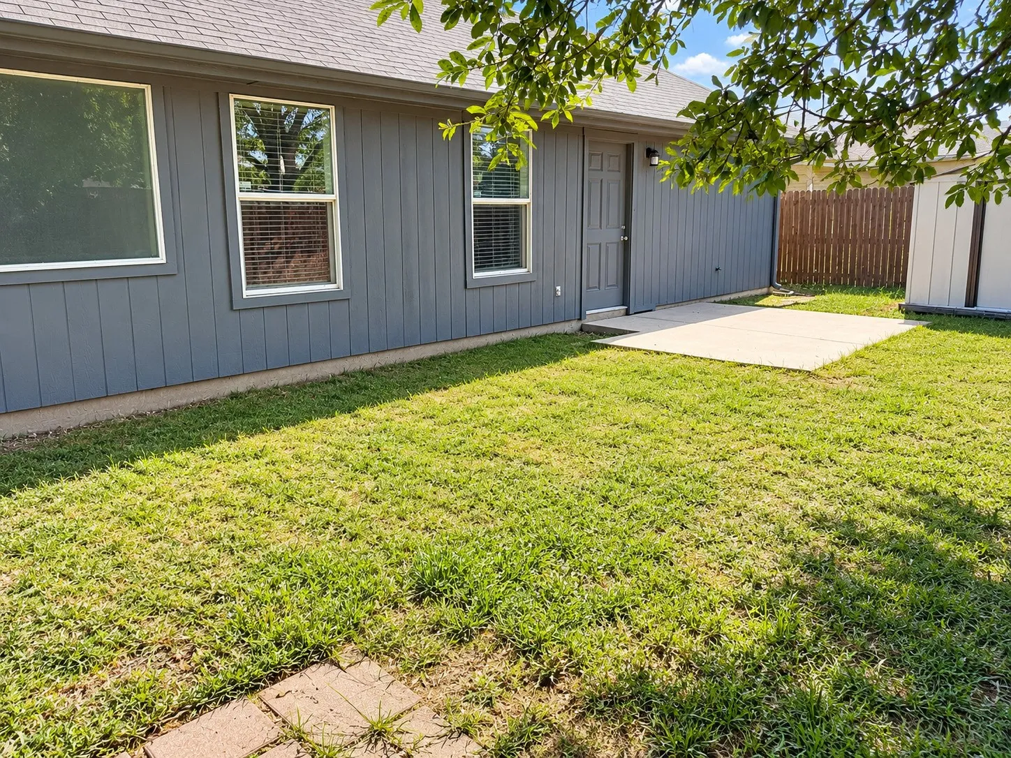 Single Family Residence For Rent in Tarrant County , 5634 Indian Hill Drive, Arlington, Texas 76018, 3 Bedroom, 2 Bathroom, 2 Garage spaces, 2,132 Sqft, built in 1997, mls#21407721, Real Estate Agent in Arlington, Homes For Rent in Tarrant county, Homes For Rent in Arlington, Realtor in Arlington Texas, Real Estate Brokerage Independent Realty Texas, Luminita Cordes Realtor
