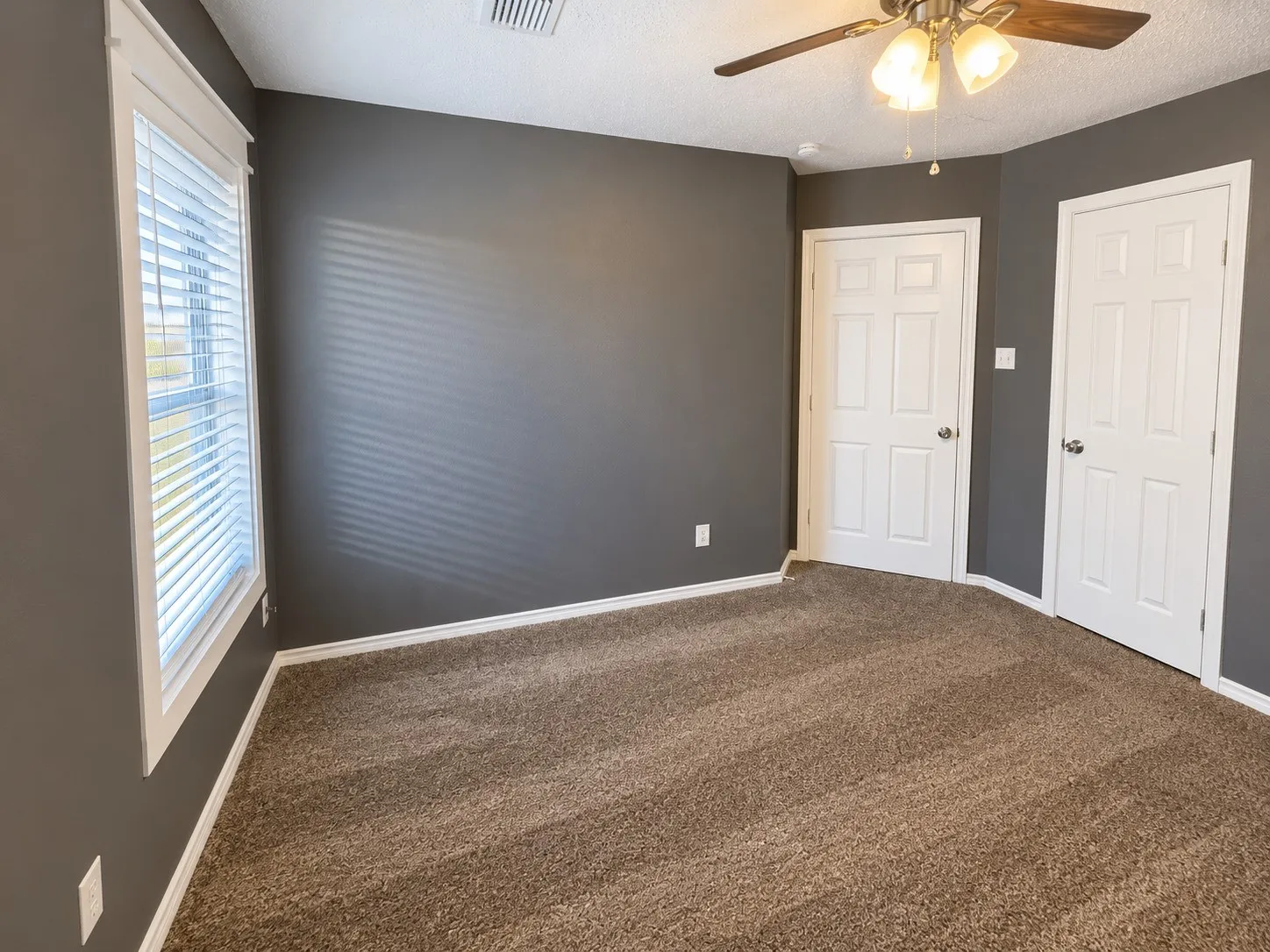 Single Family Residence For Rent in Tarrant County , 5634 Indian Hill Drive, Arlington, Texas 76018, 3 Bedroom, 2 Bathroom, 2 Garage spaces, 2,132 Sqft, built in 1997, mls#21407721, Real Estate Agent in Arlington, Homes For Rent in Tarrant county, Homes For Rent in Arlington, Realtor in Arlington Texas, Real Estate Brokerage Independent Realty Texas, Luminita Cordes Realtor