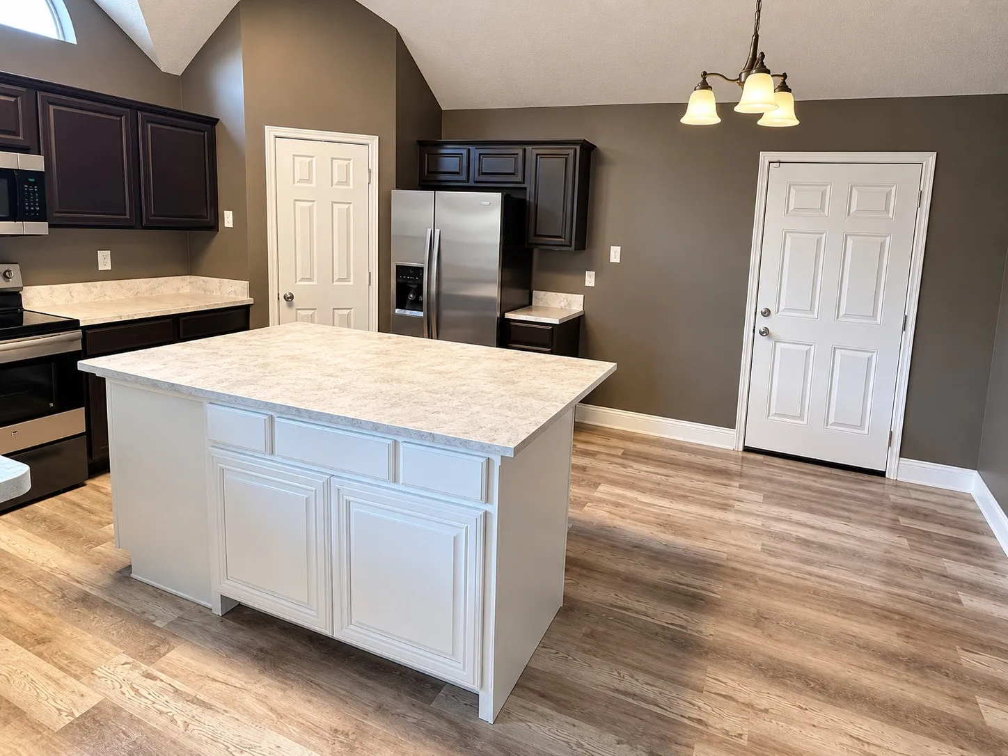 Single Family Residence For Rent in Tarrant County , 5634 Indian Hill Drive, Arlington, Texas 76018, 3 Bedroom, 2 Bathroom, 2 Garage spaces, 2,132 Sqft, built in 1997, mls#21407721, Real Estate Agent in Arlington, Homes For Rent in Tarrant county, Homes For Rent in Arlington, Realtor in Arlington Texas, Real Estate Brokerage Independent Realty Texas, Luminita Cordes Realtor