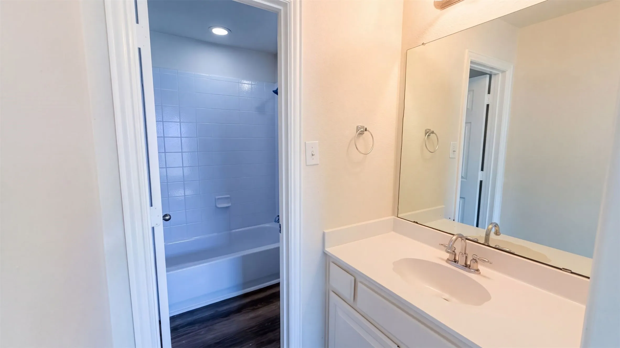 Single Family Residence For Sale in Rockwall County , 610 Louder Way, Fate, Texas 75087, 5 Bedroom, 4 Bathroom, 2 Garage spaces, 3,387 Sqft, built in 2005, mls#21407725, Real Estate Agent in Fate, Homes For Sale in Rockwall county, Homes For Sale in Fate, Realtor in Fate Texas, Real Estate Brokerage Independent Realty Texas, Luminita Cordes Realtor
