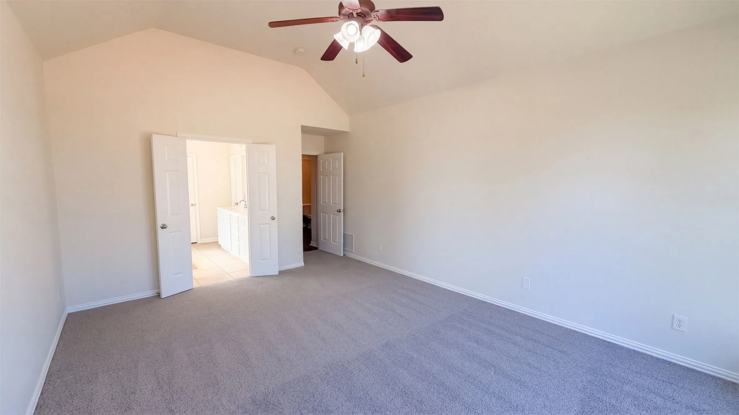 Single Family Residence For Sale in Rockwall County , 610 Louder Way, Fate, Texas 75087, 5 Bedroom, 4 Bathroom, 2 Garage spaces, 3,387 Sqft, built in 2005, mls#21407725, Real Estate Agent in Fate, Homes For Sale in Rockwall county, Homes For Sale in Fate, Realtor in Fate Texas, Real Estate Brokerage Independent Realty Texas, Luminita Cordes Realtor