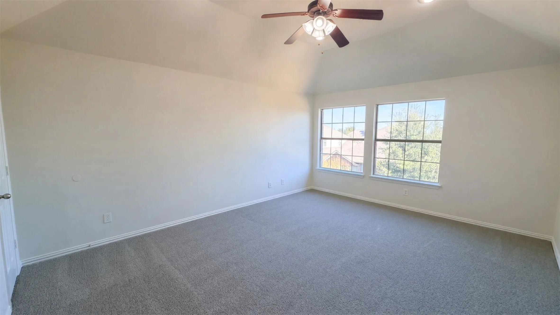 Single Family Residence For Sale in Rockwall County , 610 Louder Way, Fate, Texas 75087, 5 Bedroom, 4 Bathroom, 2 Garage spaces, 3,387 Sqft, built in 2005, mls#21407725, Real Estate Agent in Fate, Homes For Sale in Rockwall county, Homes For Sale in Fate, Realtor in Fate Texas, Real Estate Brokerage Independent Realty Texas, Luminita Cordes Realtor