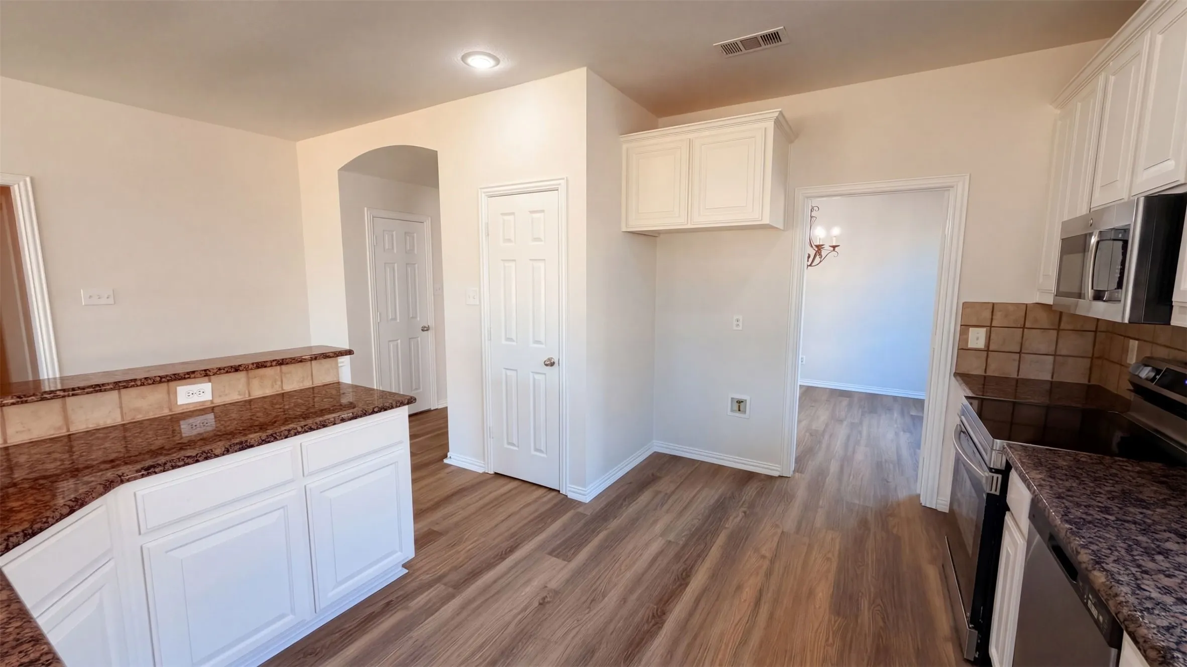 Single Family Residence For Sale in Rockwall County , 610 Louder Way, Fate, Texas 75087, 5 Bedroom, 4 Bathroom, 2 Garage spaces, 3,387 Sqft, built in 2005, mls#21407725, Real Estate Agent in Fate, Homes For Sale in Rockwall county, Homes For Sale in Fate, Realtor in Fate Texas, Real Estate Brokerage Independent Realty Texas, Luminita Cordes Realtor
