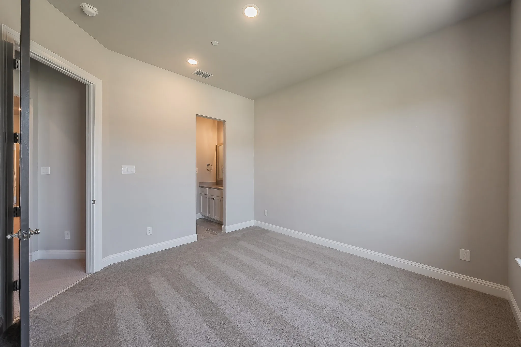 Condominium For Sale in Tarrant County , 305 Sunset Lane 103, Fort Worth, Texas 76114, 3 Bedroom, 3 Bathroom, 2 Garage spaces, 2,306 Sqft, built in 2024, mls#21405903, Real Estate Agent in Fort Worth, Homes For Sale in Tarrant county, Homes For Sale in Fort Worth, Realtor in Fort Worth Texas, Real Estate Brokerage Independent Realty Texas, Luminita Cordes Realtor