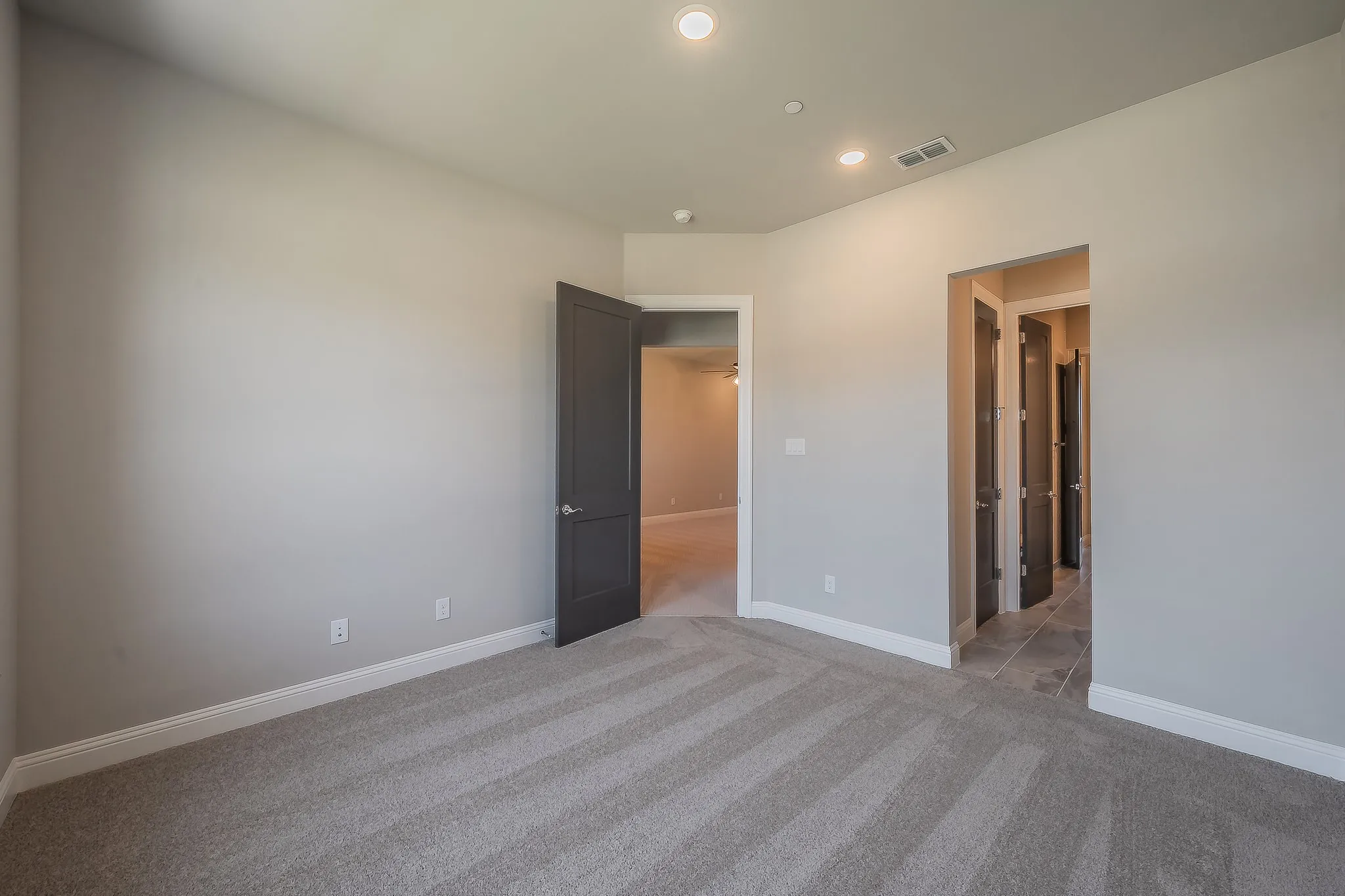 Condominium For Sale in Tarrant County , 305 Sunset Lane 103, Fort Worth, Texas 76114, 3 Bedroom, 3 Bathroom, 2 Garage spaces, 2,306 Sqft, built in 2024, mls#21405903, Real Estate Agent in Fort Worth, Homes For Sale in Tarrant county, Homes For Sale in Fort Worth, Realtor in Fort Worth Texas, Real Estate Brokerage Independent Realty Texas, Luminita Cordes Realtor