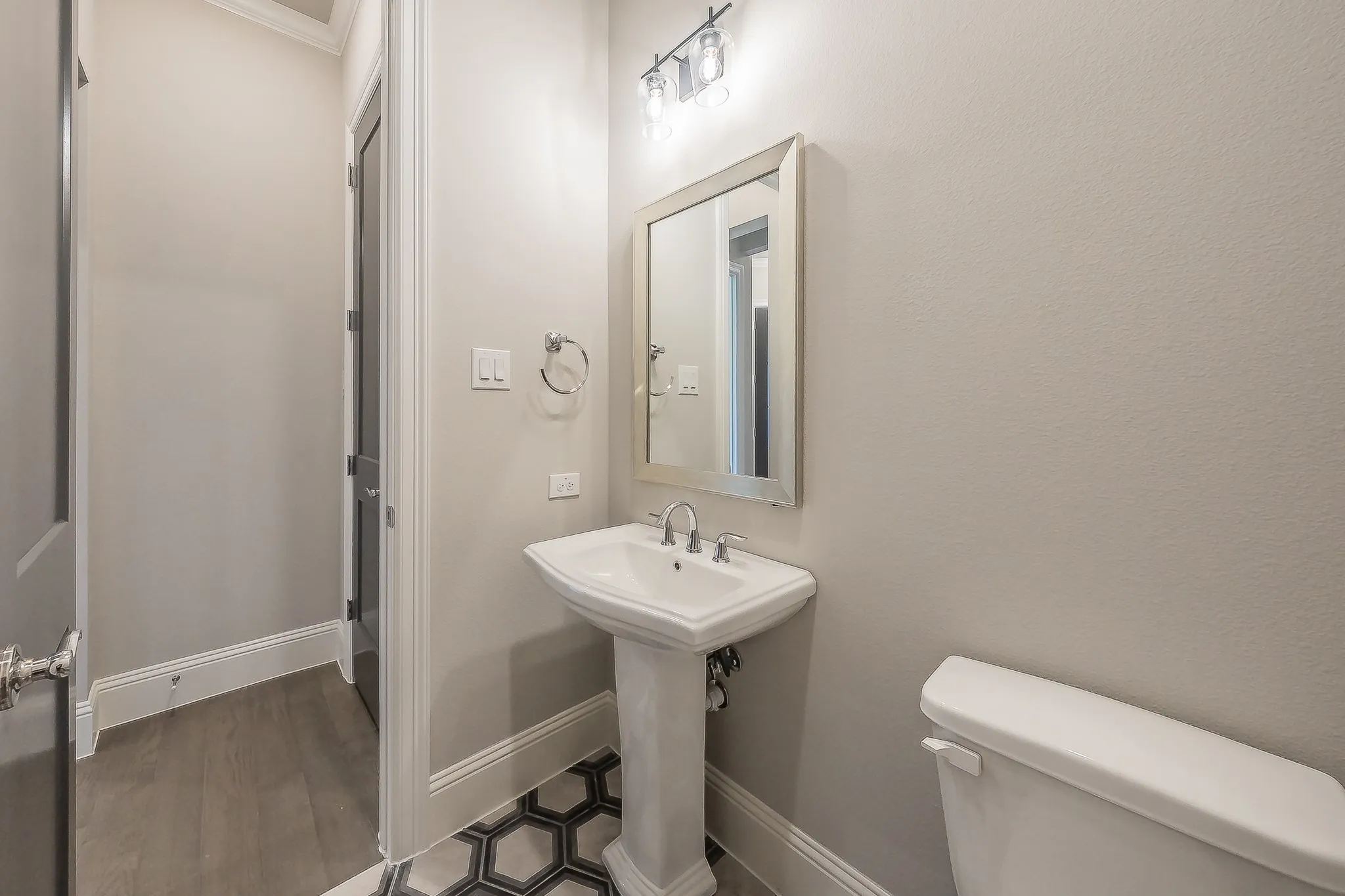 Condominium For Sale in Tarrant County , 305 Sunset Lane 102, Fort Worth, Texas 76114, 3 Bedroom, 3 Bathroom, 2 Garage spaces, 2,325 Sqft, built in 2024, mls#21405895, Real Estate Agent in Fort Worth, Homes For Sale in Tarrant county, Homes For Sale in Fort Worth, Realtor in Fort Worth Texas, Real Estate Brokerage Independent Realty Texas, Luminita Cordes Realtor