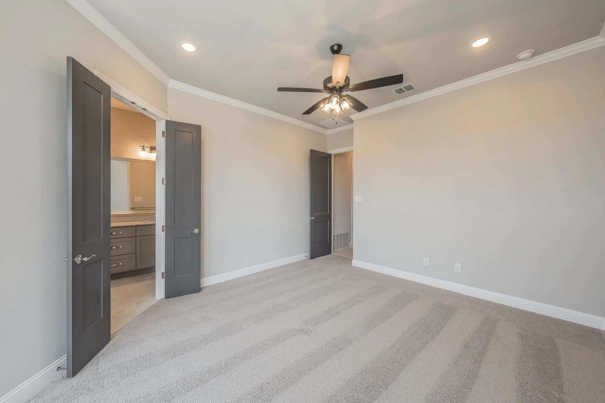 Condominium For Sale in Tarrant County , 305 Sunset Lane 102, Fort Worth, Texas 76114, 3 Bedroom, 3 Bathroom, 2 Garage spaces, 2,325 Sqft, built in 2024, mls#21405895, Real Estate Agent in Fort Worth, Homes For Sale in Tarrant county, Homes For Sale in Fort Worth, Realtor in Fort Worth Texas, Real Estate Brokerage Independent Realty Texas, Luminita Cordes Realtor