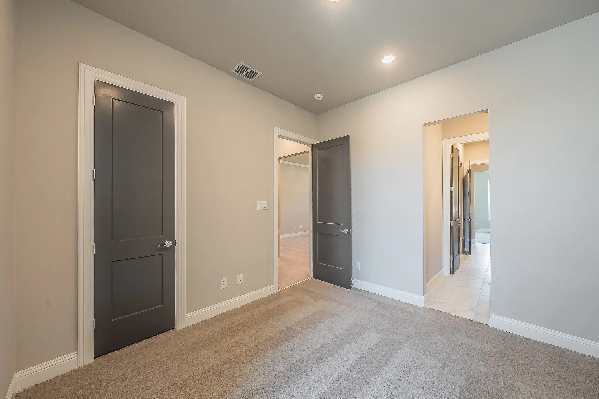 Condominium For Sale in Tarrant County , 305 Sunset Lane 102, Fort Worth, Texas 76114, 3 Bedroom, 3 Bathroom, 2 Garage spaces, 2,325 Sqft, built in 2024, mls#21405895, Real Estate Agent in Fort Worth, Homes For Sale in Tarrant county, Homes For Sale in Fort Worth, Realtor in Fort Worth Texas, Real Estate Brokerage Independent Realty Texas, Luminita Cordes Realtor
