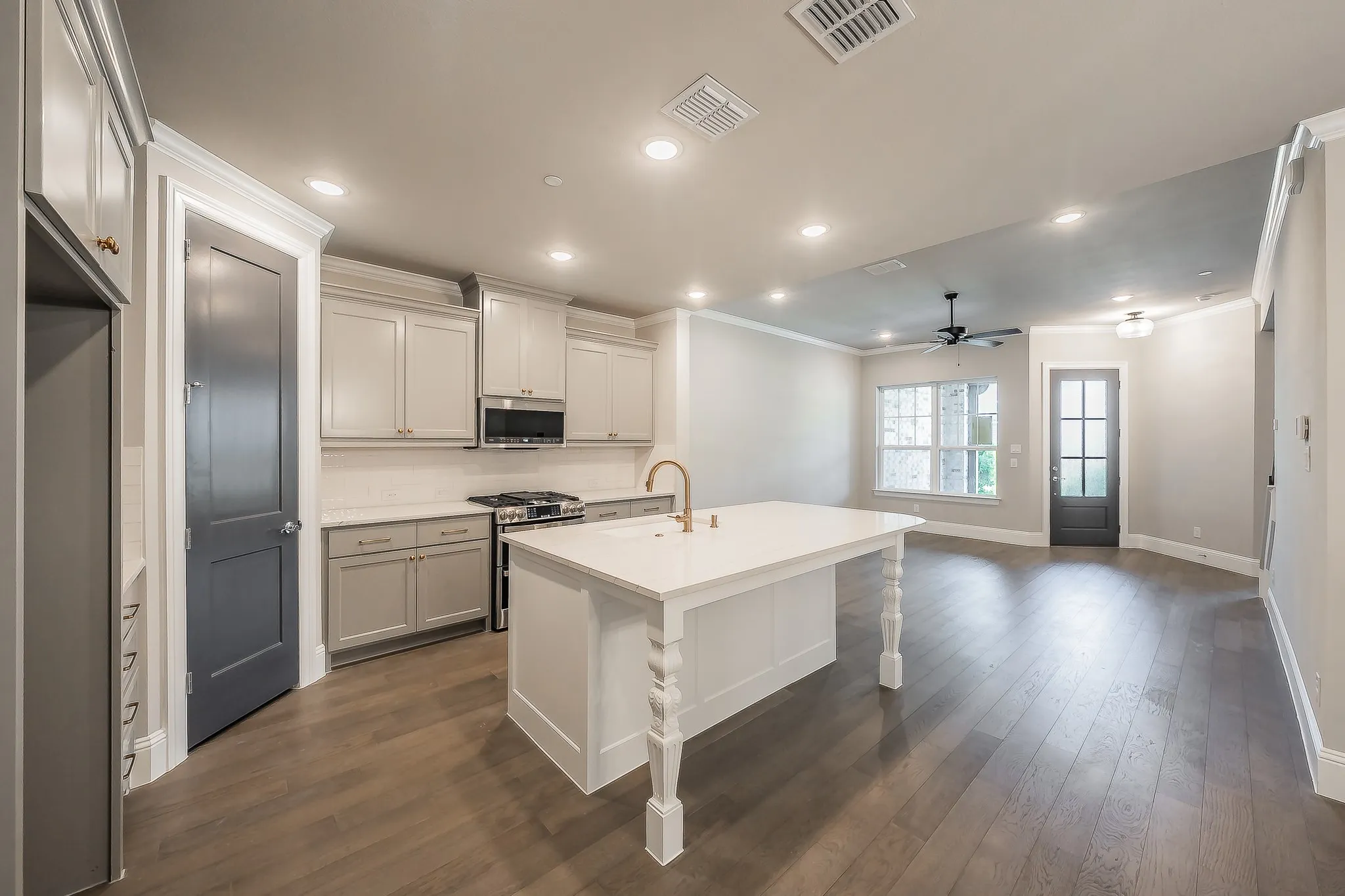 Condominium For Sale in Tarrant County , 305 Sunset Lane 102, Fort Worth, Texas 76114, 3 Bedroom, 3 Bathroom, 2 Garage spaces, 2,325 Sqft, built in 2024, mls#21405895, Real Estate Agent in Fort Worth, Homes For Sale in Tarrant county, Homes For Sale in Fort Worth, Realtor in Fort Worth Texas, Real Estate Brokerage Independent Realty Texas, Luminita Cordes Realtor