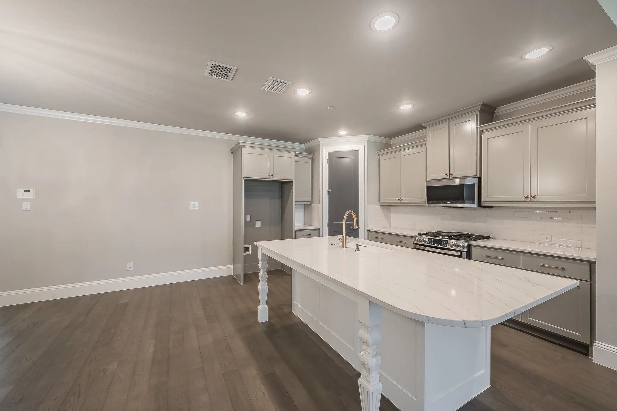 Condominium For Sale in Tarrant County , 305 Sunset Lane 102, Fort Worth, Texas 76114, 3 Bedroom, 3 Bathroom, 2 Garage spaces, 2,325 Sqft, built in 2024, mls#21405895, Real Estate Agent in Fort Worth, Homes For Sale in Tarrant county, Homes For Sale in Fort Worth, Realtor in Fort Worth Texas, Real Estate Brokerage Independent Realty Texas, Luminita Cordes Realtor