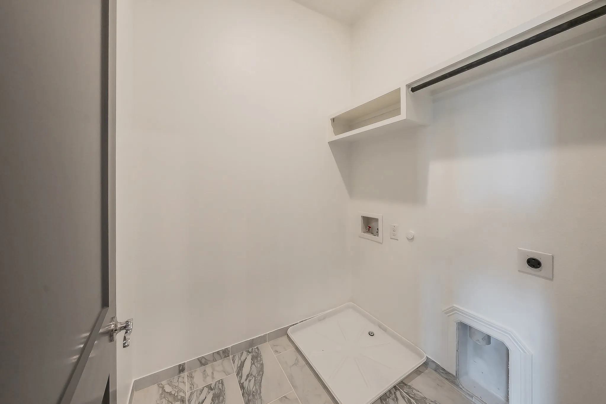 Condominium For Sale in Tarrant County , 305 Sunset Lane 102, Fort Worth, Texas 76114, 3 Bedroom, 3 Bathroom, 2 Garage spaces, 2,325 Sqft, built in 2024, mls#21405895, Real Estate Agent in Fort Worth, Homes For Sale in Tarrant county, Homes For Sale in Fort Worth, Realtor in Fort Worth Texas, Real Estate Brokerage Independent Realty Texas, Luminita Cordes Realtor