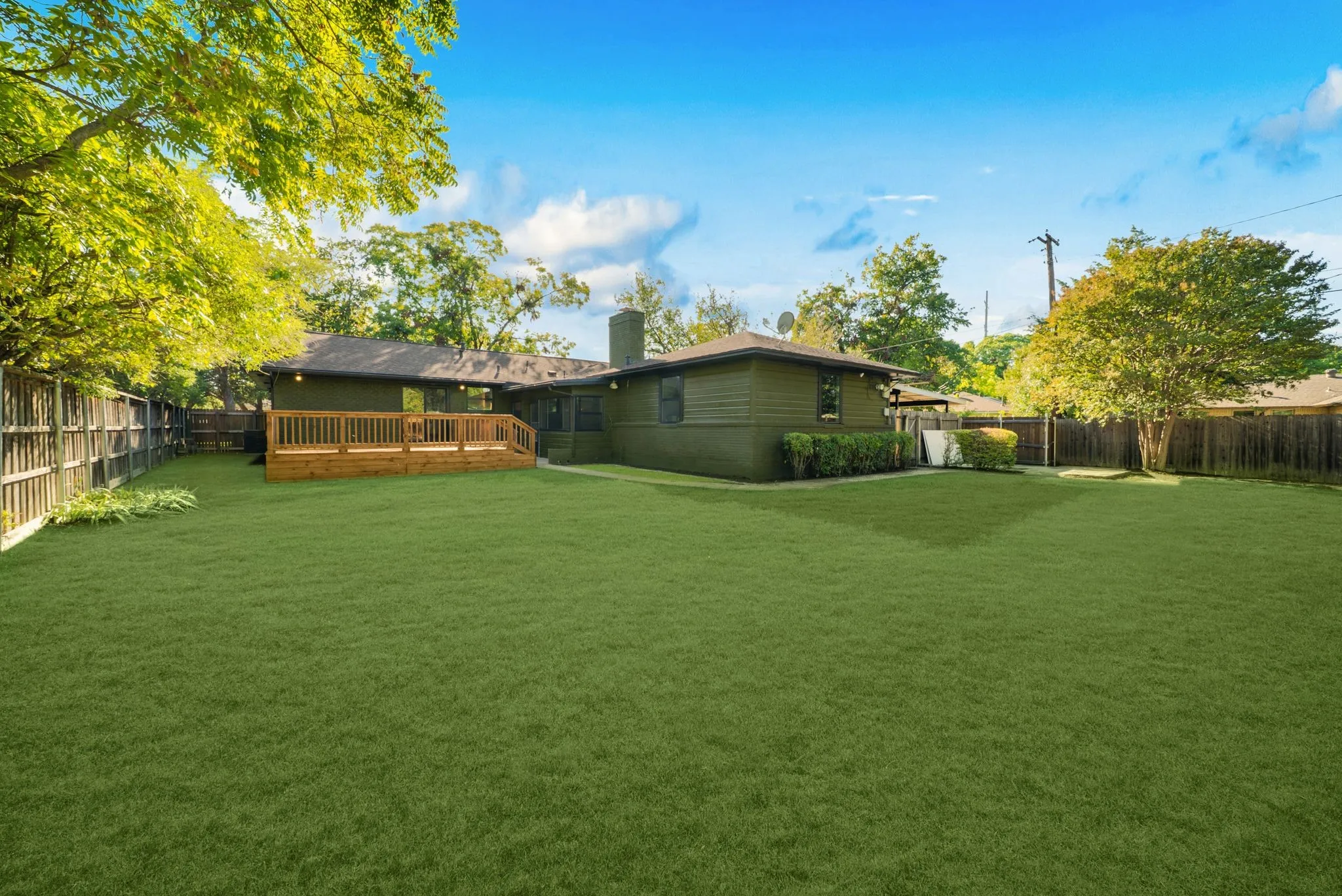 Single Family Residence For Sale in Dallas County , 1631 Macmanus Drive, Dallas, Texas 75228, 3 Bedroom, 2 Bathroom, 2 Garage spaces, 1,904 Sqft, built in 1954, mls#21406389, Real Estate Agent in Dallas, Homes For Sale in Dallas county, Homes For Sale in Dallas, Realtor in Dallas Texas, Real Estate Brokerage Independent Realty Texas, Luminita Cordes Realtor