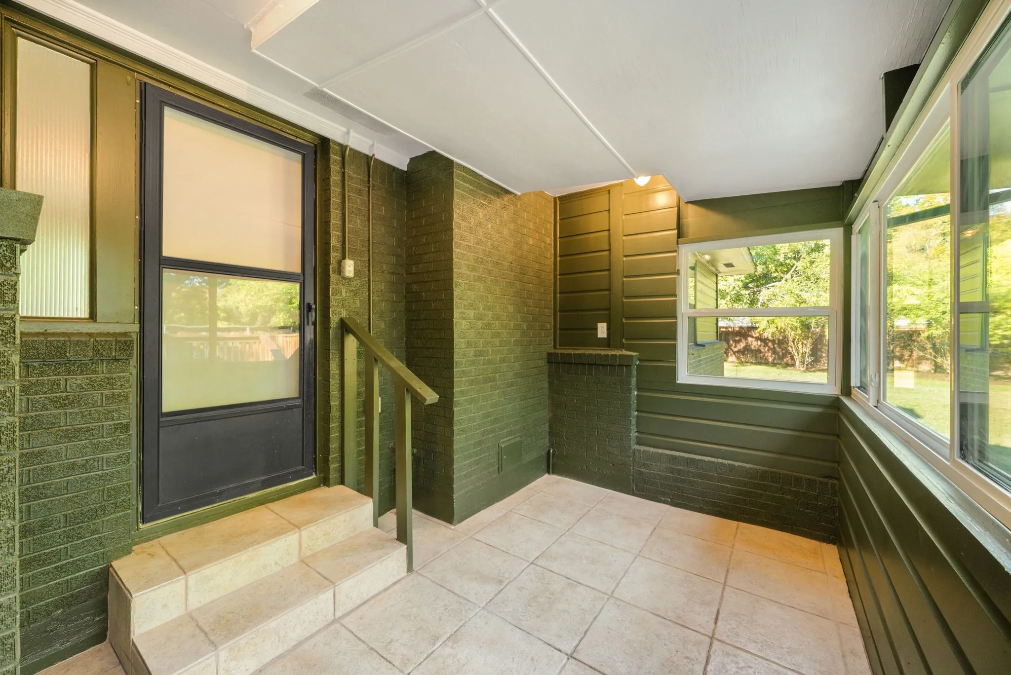 Single Family Residence For Sale in Dallas County , 1631 Macmanus Drive, Dallas, Texas 75228, 3 Bedroom, 2 Bathroom, 2 Garage spaces, 1,904 Sqft, built in 1954, mls#21406389, Real Estate Agent in Dallas, Homes For Sale in Dallas county, Homes For Sale in Dallas, Realtor in Dallas Texas, Real Estate Brokerage Independent Realty Texas, Luminita Cordes Realtor