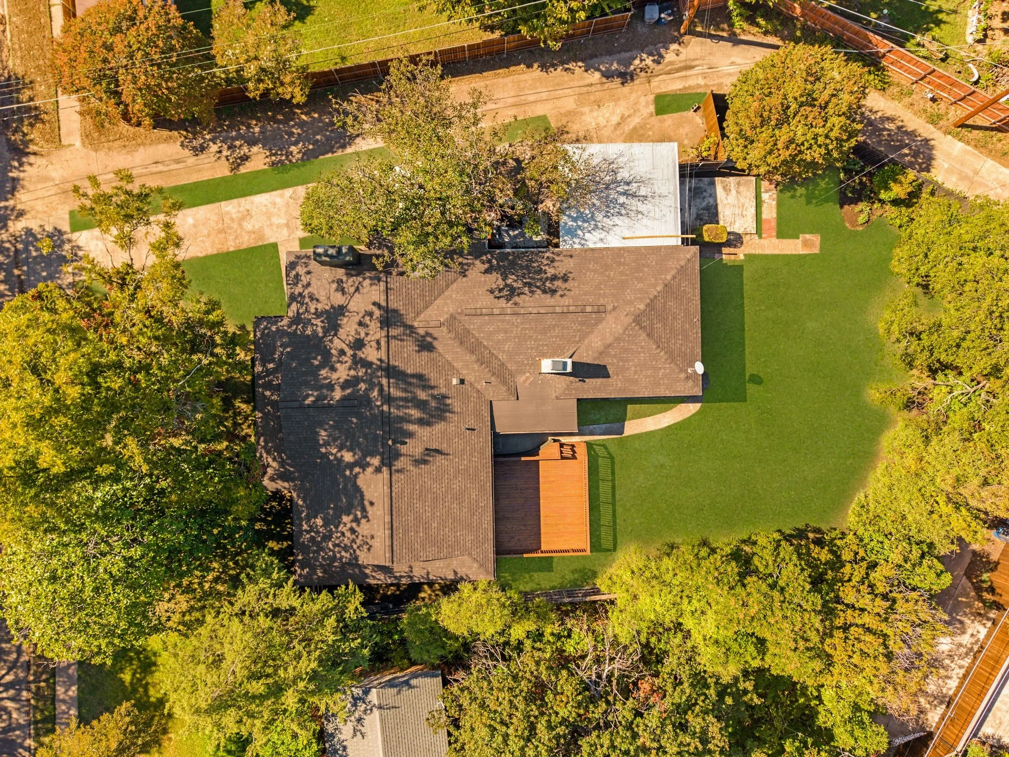 Single Family Residence For Sale in Dallas County , 1631 Macmanus Drive, Dallas, Texas 75228, 3 Bedroom, 2 Bathroom, 2 Garage spaces, 1,904 Sqft, built in 1954, mls#21406389, Real Estate Agent in Dallas, Homes For Sale in Dallas county, Homes For Sale in Dallas, Realtor in Dallas Texas, Real Estate Brokerage Independent Realty Texas, Luminita Cordes Realtor