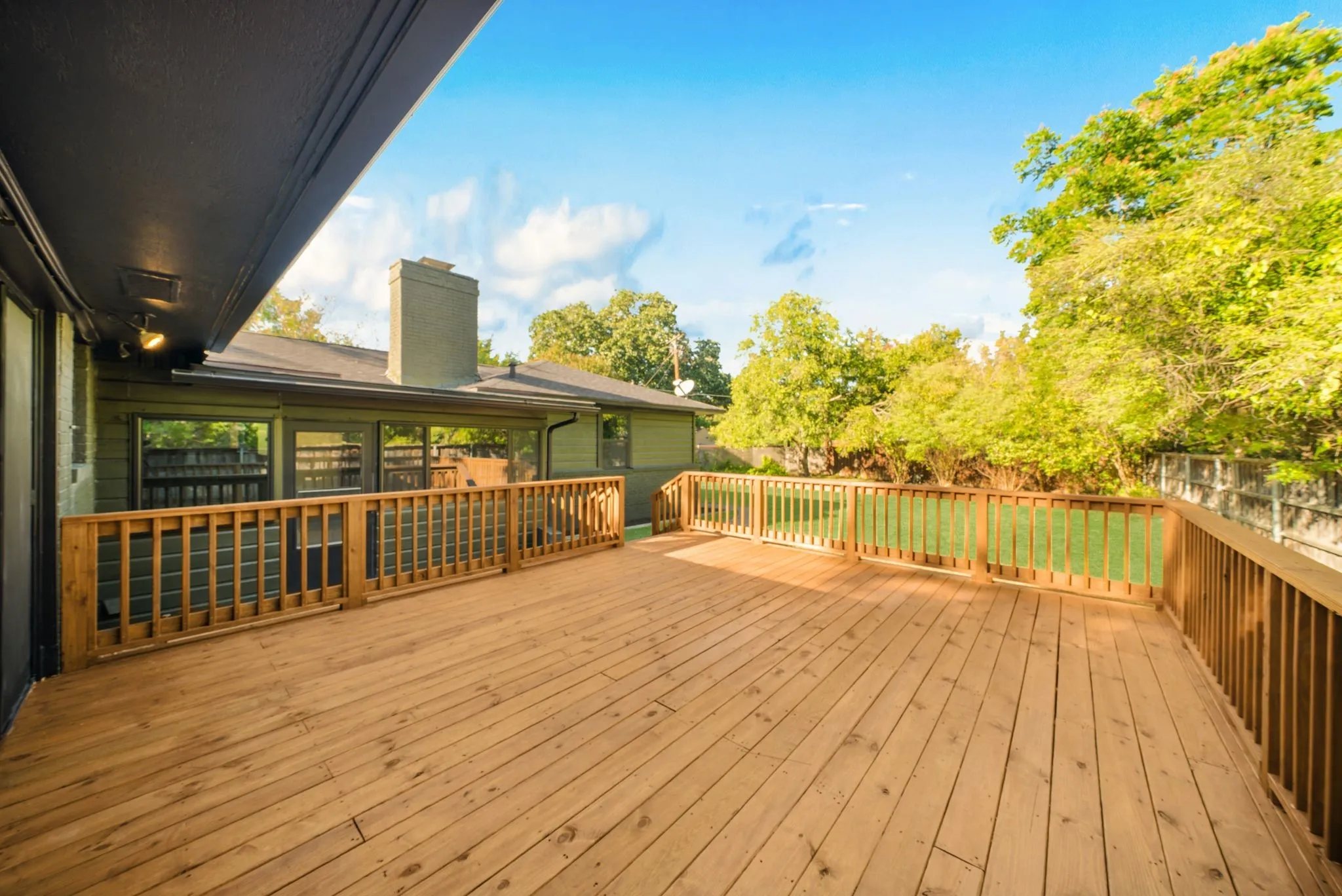Single Family Residence For Sale in Dallas County , 1631 Macmanus Drive, Dallas, Texas 75228, 3 Bedroom, 2 Bathroom, 2 Garage spaces, 1,904 Sqft, built in 1954, mls#21406389, Real Estate Agent in Dallas, Homes For Sale in Dallas county, Homes For Sale in Dallas, Realtor in Dallas Texas, Real Estate Brokerage Independent Realty Texas, Luminita Cordes Realtor