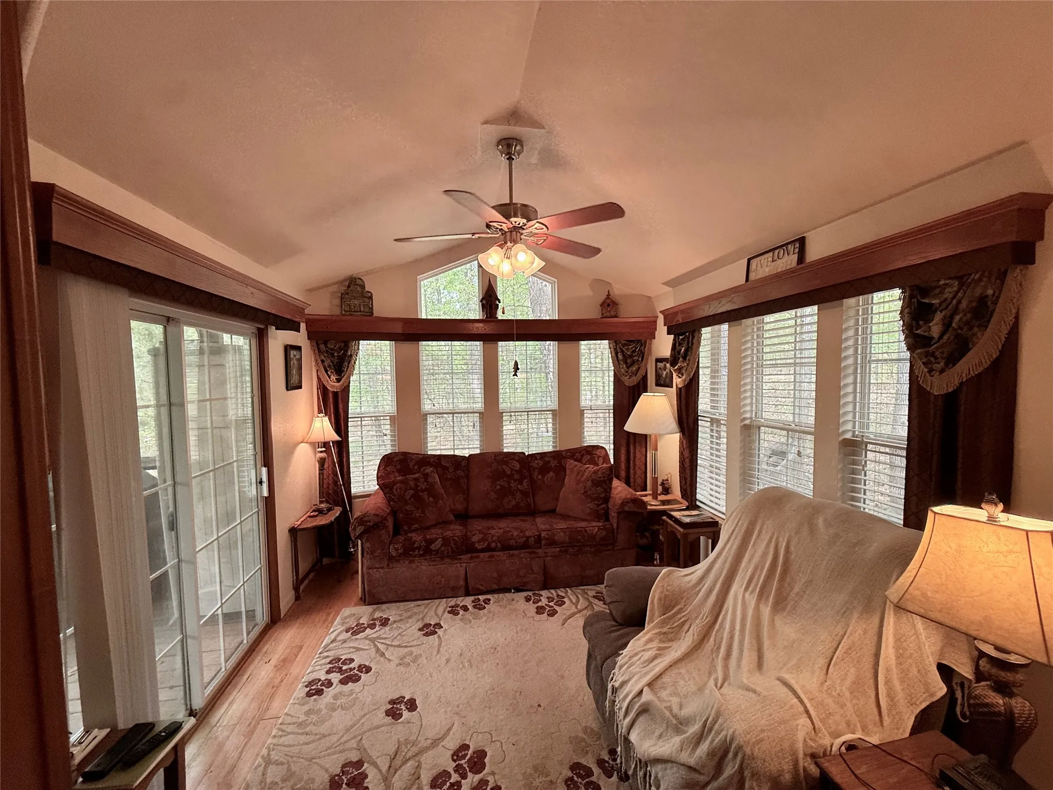 Manufactured Home For Sale in Wood County , 6435 FM 17 Lots70-77, Yantis, Texas 75497, 1 Bedroom, 1 Bathroom, Garage spaces, 400 Sqft, built in 2009, mls#21407727, Real Estate Agent in Yantis, Homes For Sale in Wood county, Homes For Sale in Yantis, Realtor in Yantis Texas, Real Estate Brokerage Independent Realty Texas, Luminita Cordes Realtor