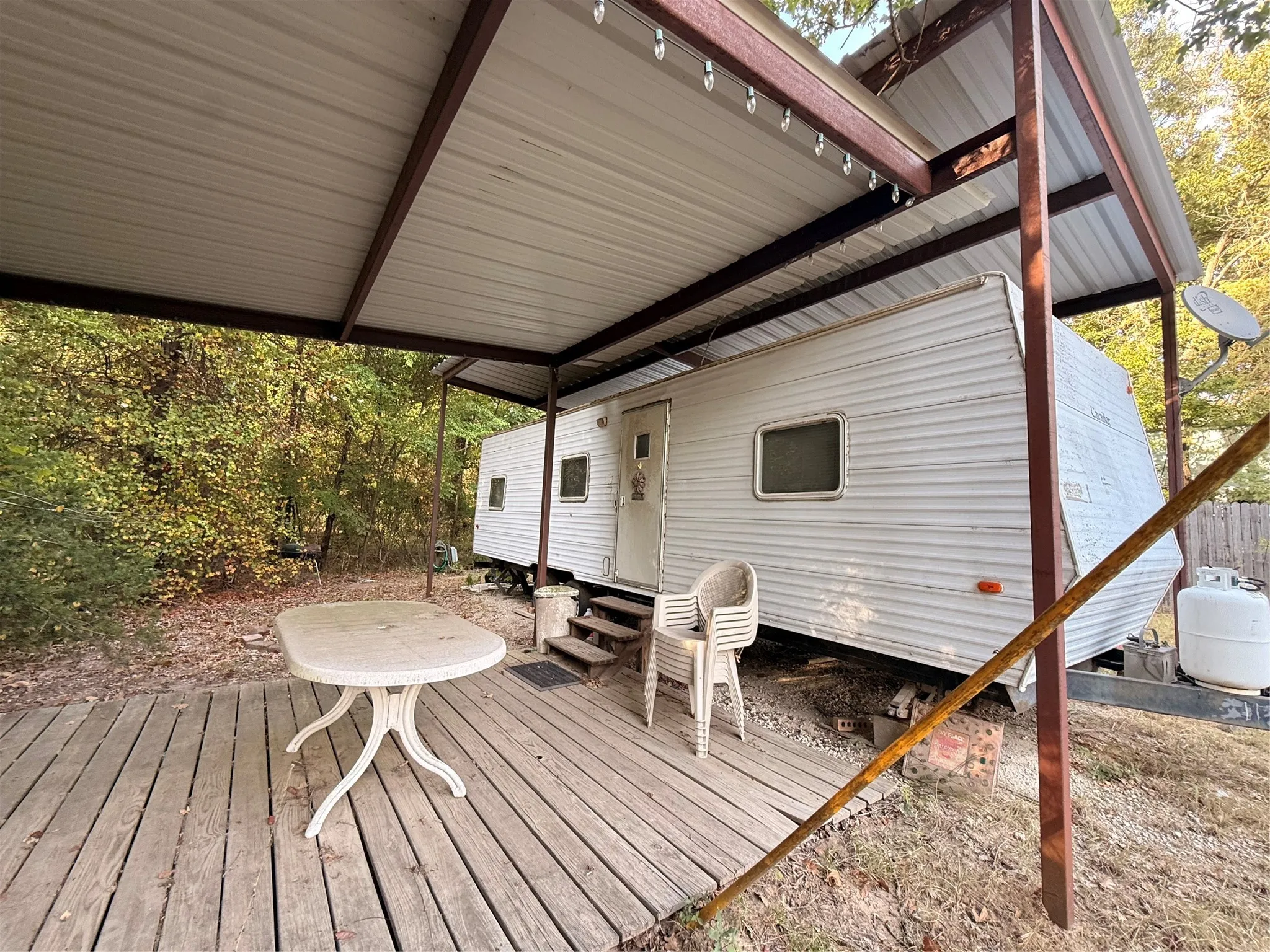 Manufactured Home For Sale in Wood County , 6435 FM 17 Lots 68-69, Yantis, Texas 75497, 2 Bedroom, 1 Bathroom, Garage spaces, 250 Sqft, built in 2006, mls#21407729, Real Estate Agent in Yantis, Homes For Sale in Wood county, Homes For Sale in Yantis, Realtor in Yantis Texas, Real Estate Brokerage Independent Realty Texas, Luminita Cordes Realtor