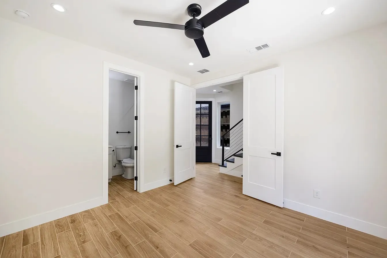 Duplex For Sale in Dallas County , 1120-1122 Muncie Avenue, Dallas, Texas 75212, 6 Bedroom, 8 Bathroom, 4 Garage spaces, 0 Sqft, built in 2023, mls#21406298, Real Estate Agent in Dallas, Homes For Sale in Dallas county, Homes For Sale in Dallas, Realtor in Dallas Texas, Real Estate Brokerage Independent Realty Texas, Luminita Cordes Realtor
