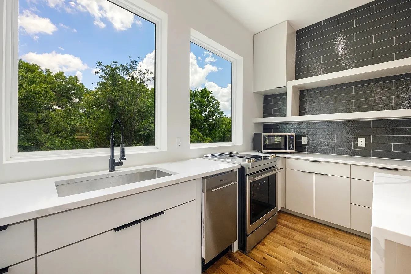 Duplex For Sale in Dallas County , 1120-1122 Muncie Avenue, Dallas, Texas 75212, 6 Bedroom, 8 Bathroom, 4 Garage spaces, 0 Sqft, built in 2023, mls#21406298, Real Estate Agent in Dallas, Homes For Sale in Dallas county, Homes For Sale in Dallas, Realtor in Dallas Texas, Real Estate Brokerage Independent Realty Texas, Luminita Cordes Realtor