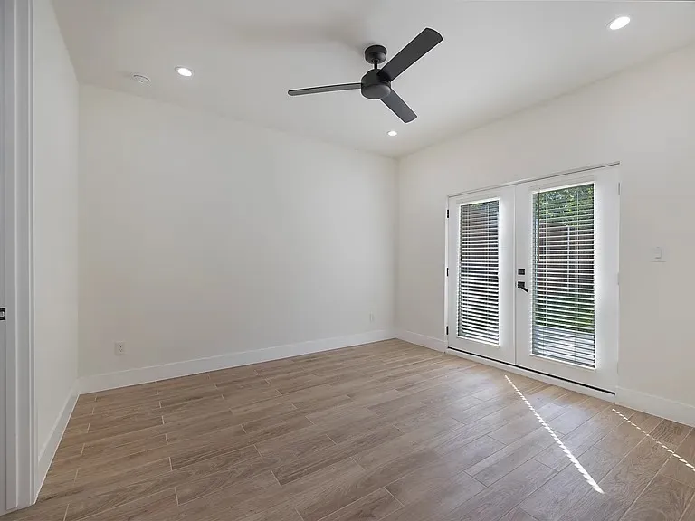 Duplex For Sale in Dallas County , 1120-1122 Muncie Avenue, Dallas, Texas 75212, 6 Bedroom, 8 Bathroom, 4 Garage spaces, 0 Sqft, built in 2023, mls#21406298, Real Estate Agent in Dallas, Homes For Sale in Dallas county, Homes For Sale in Dallas, Realtor in Dallas Texas, Real Estate Brokerage Independent Realty Texas, Luminita Cordes Realtor