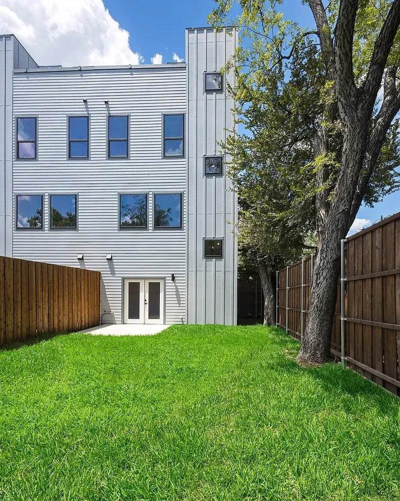 Duplex For Sale in Dallas County , 1120-1122 Muncie Avenue, Dallas, Texas 75212, 6 Bedroom, 8 Bathroom, 4 Garage spaces, 0 Sqft, built in 2023, mls#21406298, Real Estate Agent in Dallas, Homes For Sale in Dallas county, Homes For Sale in Dallas, Realtor in Dallas Texas, Real Estate Brokerage Independent Realty Texas, Luminita Cordes Realtor