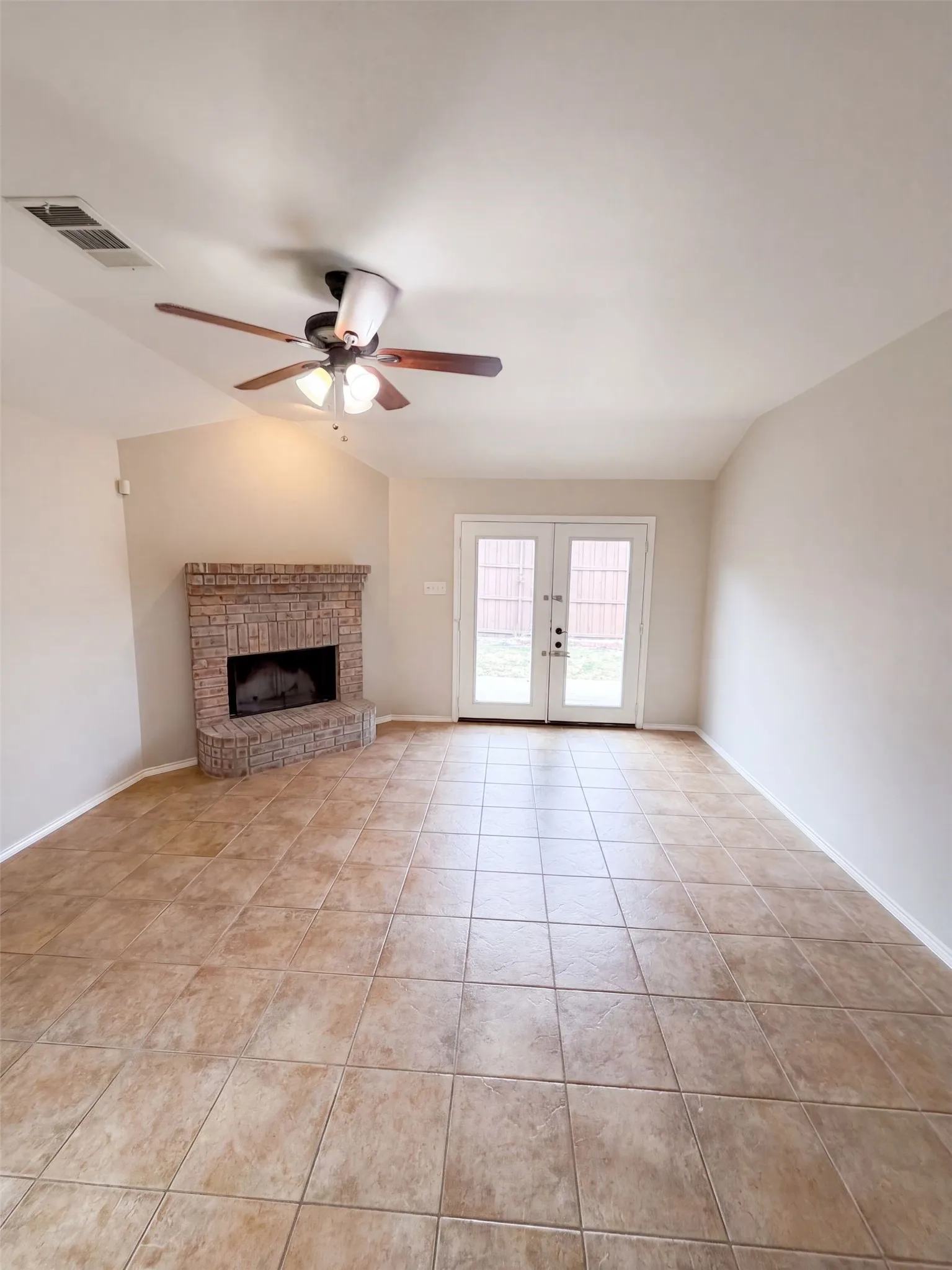 Single Family Residence For Sale in Denton County , 14609 Little Anne Drive, Little Elm, Texas 75068, 4 Bedroom, 2 Bathroom, 2 Garage spaces, 2,055 Sqft, built in 2004, mls#21407731, Real Estate Agent in Little Elm, Homes For Sale in Denton county, Homes For Sale in Little Elm, Realtor in Little Elm Texas, Real Estate Brokerage Independent Realty Texas, Luminita Cordes Realtor