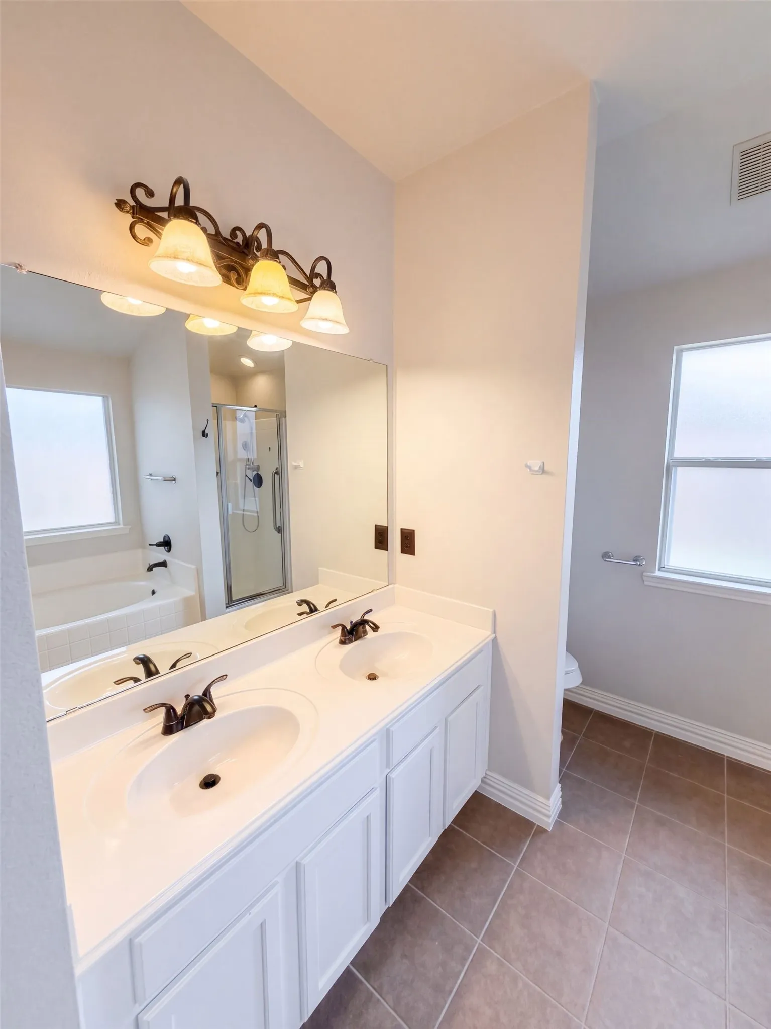 Single Family Residence For Sale in Denton County , 14609 Little Anne Drive, Little Elm, Texas 75068, 4 Bedroom, 2 Bathroom, 2 Garage spaces, 2,055 Sqft, built in 2004, mls#21407731, Real Estate Agent in Little Elm, Homes For Sale in Denton county, Homes For Sale in Little Elm, Realtor in Little Elm Texas, Real Estate Brokerage Independent Realty Texas, Luminita Cordes Realtor