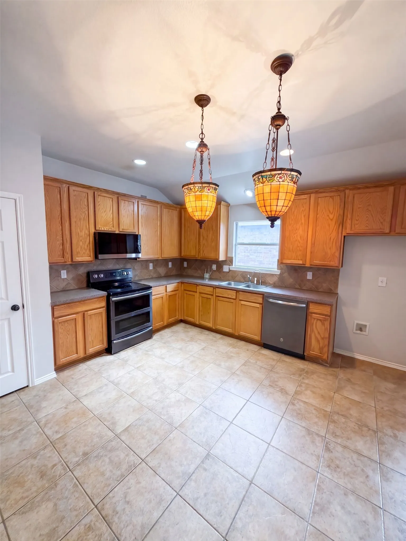 Single Family Residence For Sale in Denton County , 14609 Little Anne Drive, Little Elm, Texas 75068, 4 Bedroom, 2 Bathroom, 2 Garage spaces, 2,055 Sqft, built in 2004, mls#21407731, Real Estate Agent in Little Elm, Homes For Sale in Denton county, Homes For Sale in Little Elm, Realtor in Little Elm Texas, Real Estate Brokerage Independent Realty Texas, Luminita Cordes Realtor