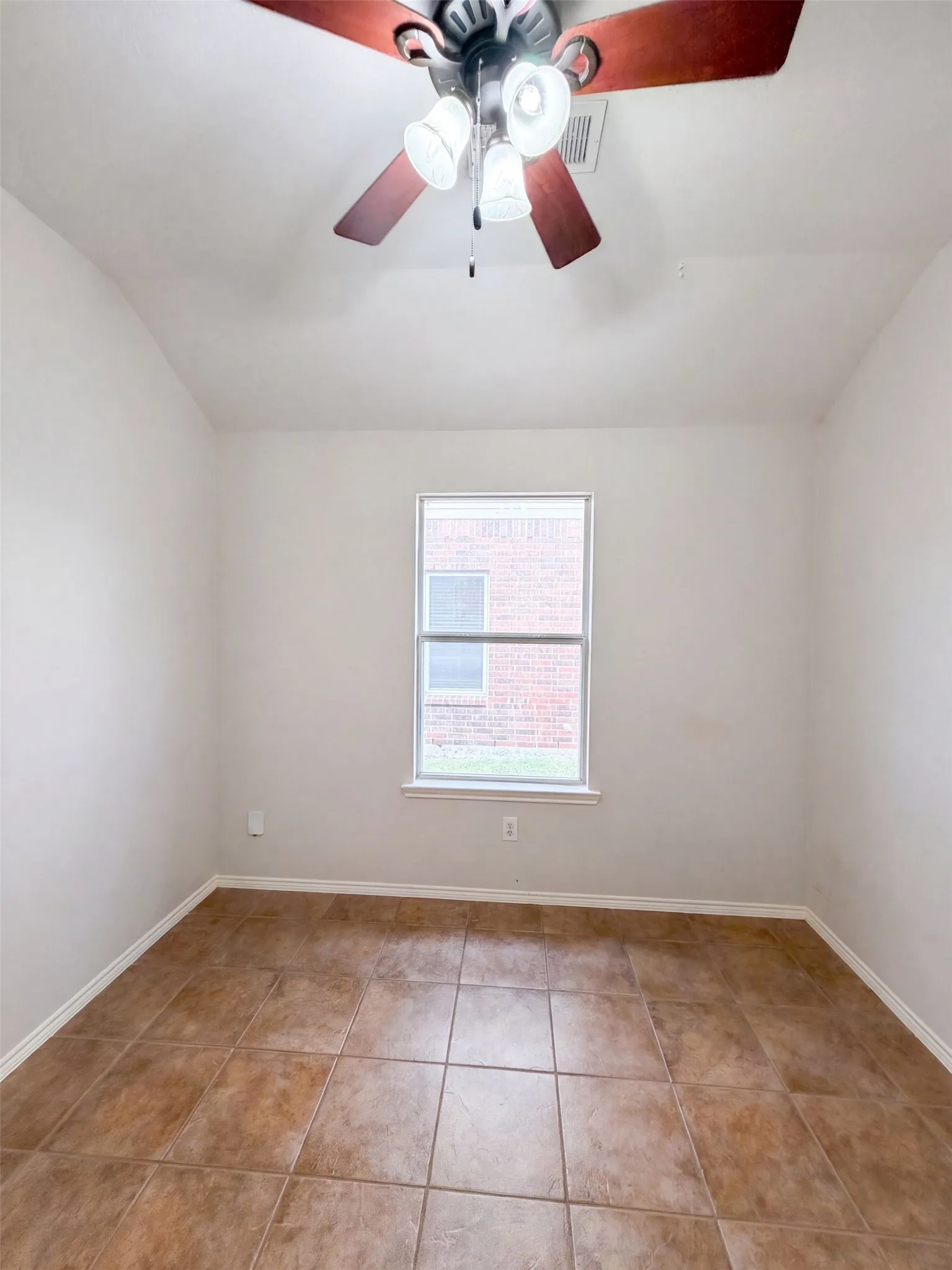 Single Family Residence For Sale in Denton County , 14609 Little Anne Drive, Little Elm, Texas 75068, 4 Bedroom, 2 Bathroom, 2 Garage spaces, 2,055 Sqft, built in 2004, mls#21407731, Real Estate Agent in Little Elm, Homes For Sale in Denton county, Homes For Sale in Little Elm, Realtor in Little Elm Texas, Real Estate Brokerage Independent Realty Texas, Luminita Cordes Realtor
