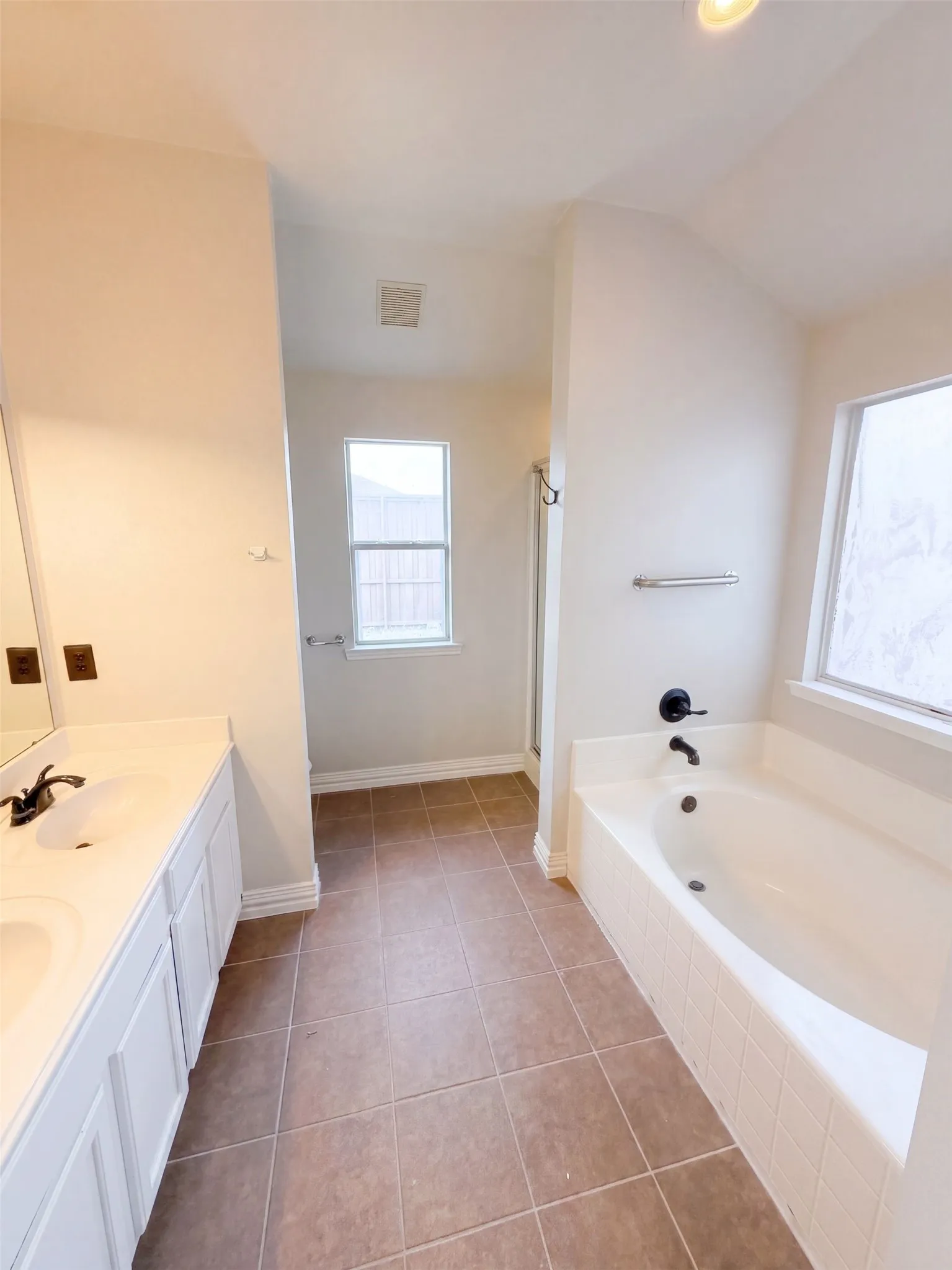 Single Family Residence For Sale in Denton County , 14609 Little Anne Drive, Little Elm, Texas 75068, 4 Bedroom, 2 Bathroom, 2 Garage spaces, 2,055 Sqft, built in 2004, mls#21407731, Real Estate Agent in Little Elm, Homes For Sale in Denton county, Homes For Sale in Little Elm, Realtor in Little Elm Texas, Real Estate Brokerage Independent Realty Texas, Luminita Cordes Realtor