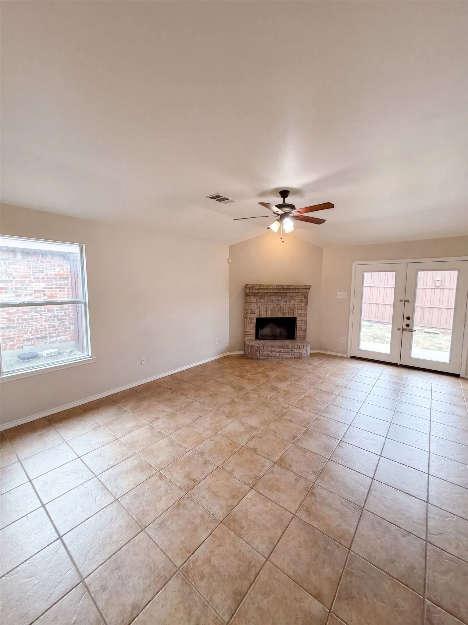 Single Family Residence For Sale in Denton County , 14609 Little Anne Drive, Little Elm, Texas 75068, 4 Bedroom, 2 Bathroom, 2 Garage spaces, 2,055 Sqft, built in 2004, mls#21407731, Real Estate Agent in Little Elm, Homes For Sale in Denton county, Homes For Sale in Little Elm, Realtor in Little Elm Texas, Real Estate Brokerage Independent Realty Texas, Luminita Cordes Realtor