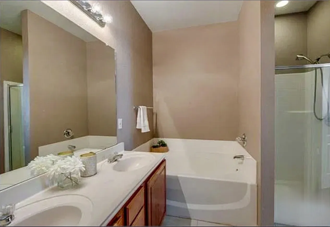 Single Family Residence For Rent in Tarrant County , 3605 Lasso Road, Fort Worth, Texas 76262, 4 Bedroom, 2 Bathroom, 2 Garage spaces, 1,929 Sqft, built in 2001, mls#21407724, Real Estate Agent in Fort Worth, Homes For Rent in Tarrant county, Homes For Rent in Fort Worth, Realtor in Fort Worth Texas, Real Estate Brokerage Independent Realty Texas, Luminita Cordes Realtor