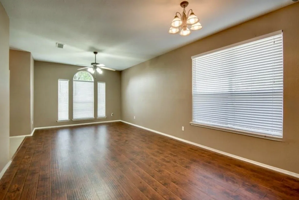Single Family Residence For Rent in Tarrant County , 3605 Lasso Road, Fort Worth, Texas 76262, 4 Bedroom, 2 Bathroom, 2 Garage spaces, 1,929 Sqft, built in 2001, mls#21407724, Real Estate Agent in Fort Worth, Homes For Rent in Tarrant county, Homes For Rent in Fort Worth, Realtor in Fort Worth Texas, Real Estate Brokerage Independent Realty Texas, Luminita Cordes Realtor