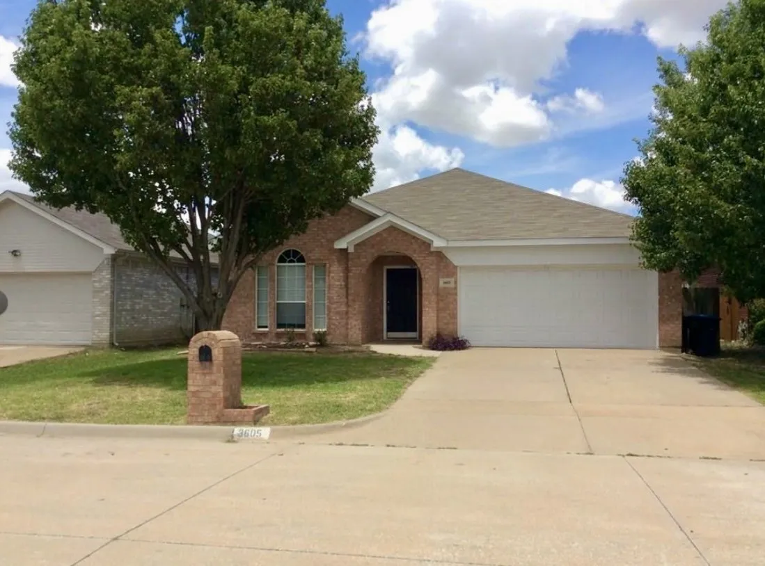 Single Family Residence For Rent in Tarrant County , 3605 Lasso Road, Fort Worth, Texas 76262, 4 Bedroom, 2 Bathroom, 2 Garage spaces, 1,929 Sqft, built in 2001, mls#21407724, Real Estate Agent in Fort Worth, Homes For Rent in Tarrant county, Homes For Rent in Fort Worth, Realtor in Fort Worth Texas, Real Estate Brokerage Independent Realty Texas, Luminita Cordes Realtor