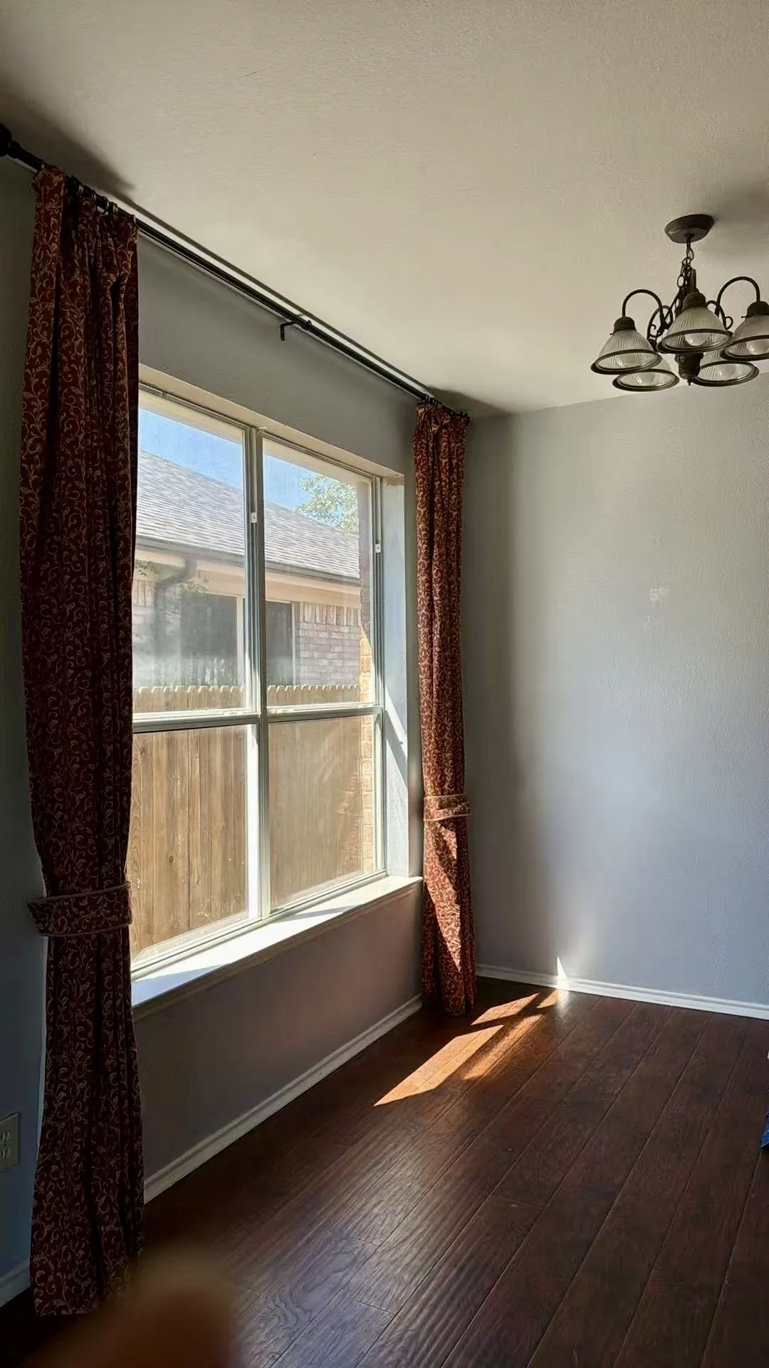 Single Family Residence For Rent in Tarrant County , 3605 Lasso Road, Fort Worth, Texas 76262, 4 Bedroom, 2 Bathroom, 2 Garage spaces, 1,929 Sqft, built in 2001, mls#21407724, Real Estate Agent in Fort Worth, Homes For Rent in Tarrant county, Homes For Rent in Fort Worth, Realtor in Fort Worth Texas, Real Estate Brokerage Independent Realty Texas, Luminita Cordes Realtor
