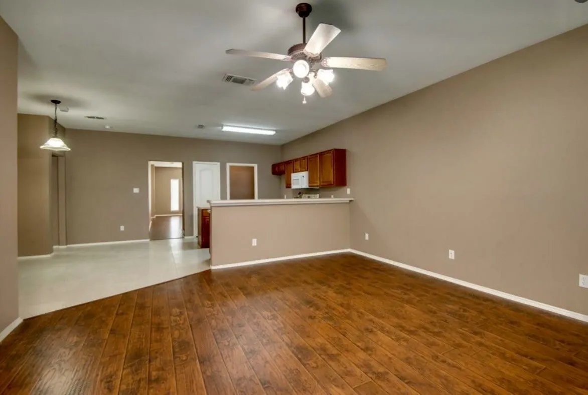 Single Family Residence For Rent in Tarrant County , 3605 Lasso Road, Fort Worth, Texas 76262, 4 Bedroom, 2 Bathroom, 2 Garage spaces, 1,929 Sqft, built in 2001, mls#21407724, Real Estate Agent in Fort Worth, Homes For Rent in Tarrant county, Homes For Rent in Fort Worth, Realtor in Fort Worth Texas, Real Estate Brokerage Independent Realty Texas, Luminita Cordes Realtor
