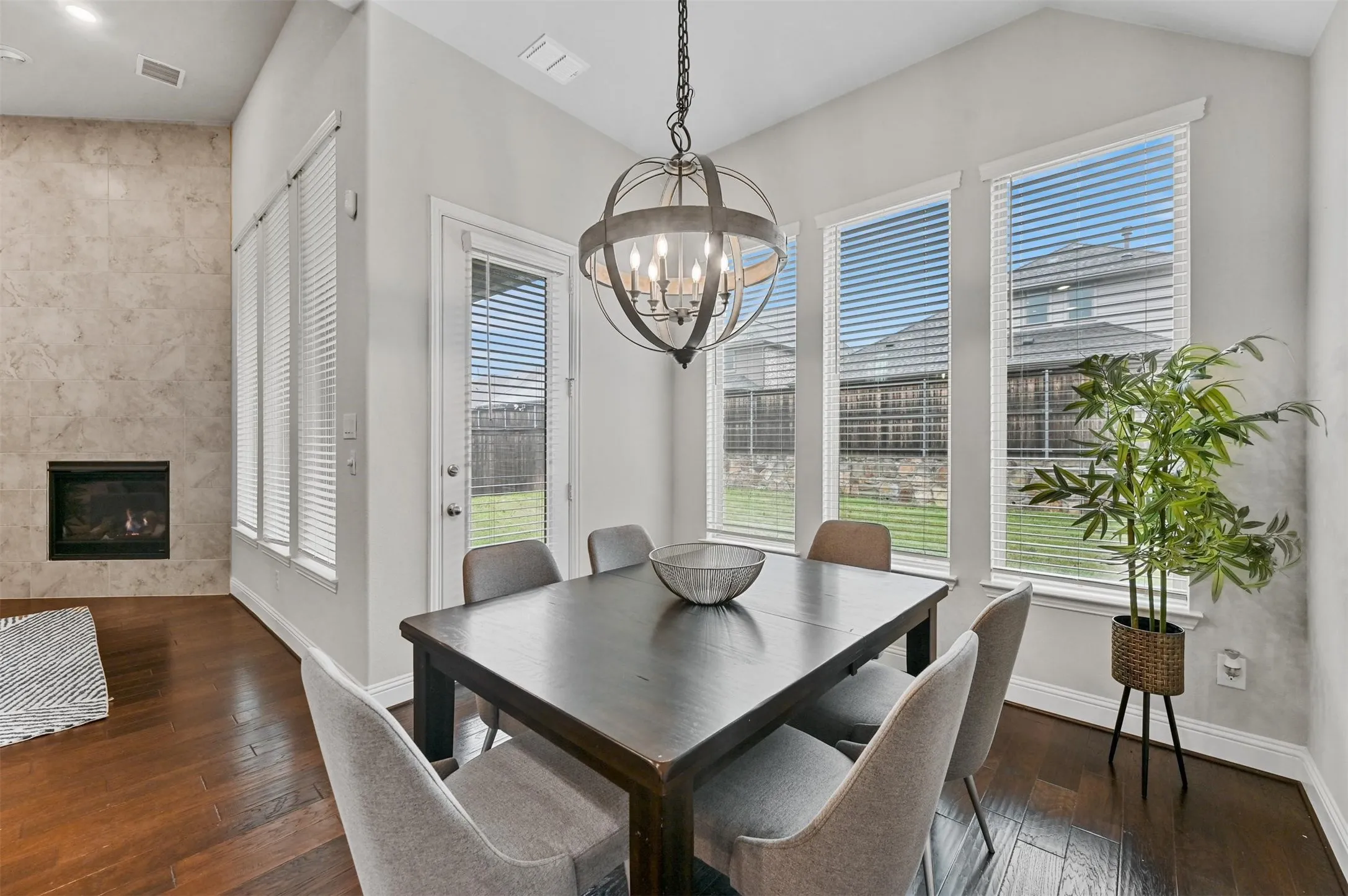 Single Family Residence For Sale in Collin County , 14336 Gatewood Lane, Frisco, Texas 75035, 5 Bedroom, 5 Bathroom, 2 Garage spaces, 3,720 Sqft, built in 2018, mls#21407732, Real Estate Agent in Frisco, Homes For Sale in Collin county, Homes For Sale in Frisco, Realtor in Frisco Texas, Real Estate Brokerage Independent Realty Texas, Luminita Cordes Realtor