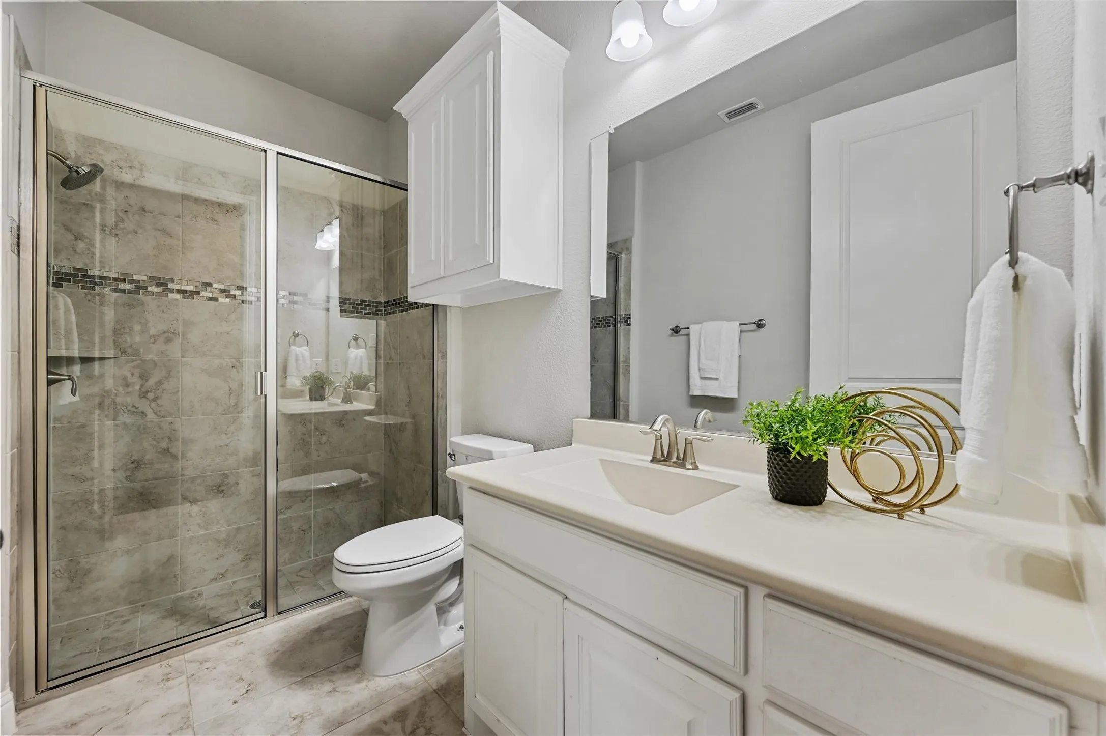 Single Family Residence For Sale in Collin County , 14336 Gatewood Lane, Frisco, Texas 75035, 5 Bedroom, 5 Bathroom, 2 Garage spaces, 3,720 Sqft, built in 2018, mls#21407732, Real Estate Agent in Frisco, Homes For Sale in Collin county, Homes For Sale in Frisco, Realtor in Frisco Texas, Real Estate Brokerage Independent Realty Texas, Luminita Cordes Realtor
