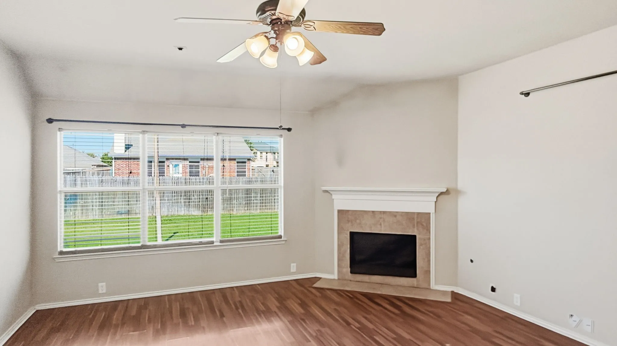 Single Family Residence For Sale in Tarrant County , 1029 Abigail Drive, Arlington, Texas 76002, 3 Bedroom, 2 Bathroom, 2 Garage spaces, 1,804 Sqft, built in 2006, mls#21407737, Real Estate Agent in Arlington, Homes For Sale in Tarrant county, Homes For Sale in Arlington, Realtor in Arlington Texas, Real Estate Brokerage Independent Realty Texas, Luminita Cordes Realtor
