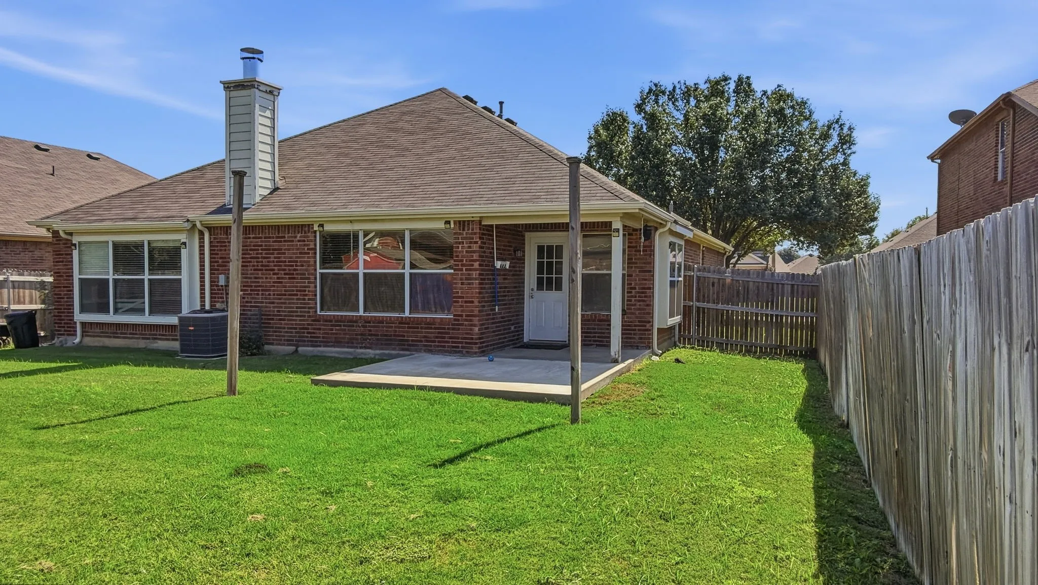 Single Family Residence For Sale in Tarrant County , 1029 Abigail Drive, Arlington, Texas 76002, 3 Bedroom, 2 Bathroom, 2 Garage spaces, 1,804 Sqft, built in 2006, mls#21407737, Real Estate Agent in Arlington, Homes For Sale in Tarrant county, Homes For Sale in Arlington, Realtor in Arlington Texas, Real Estate Brokerage Independent Realty Texas, Luminita Cordes Realtor