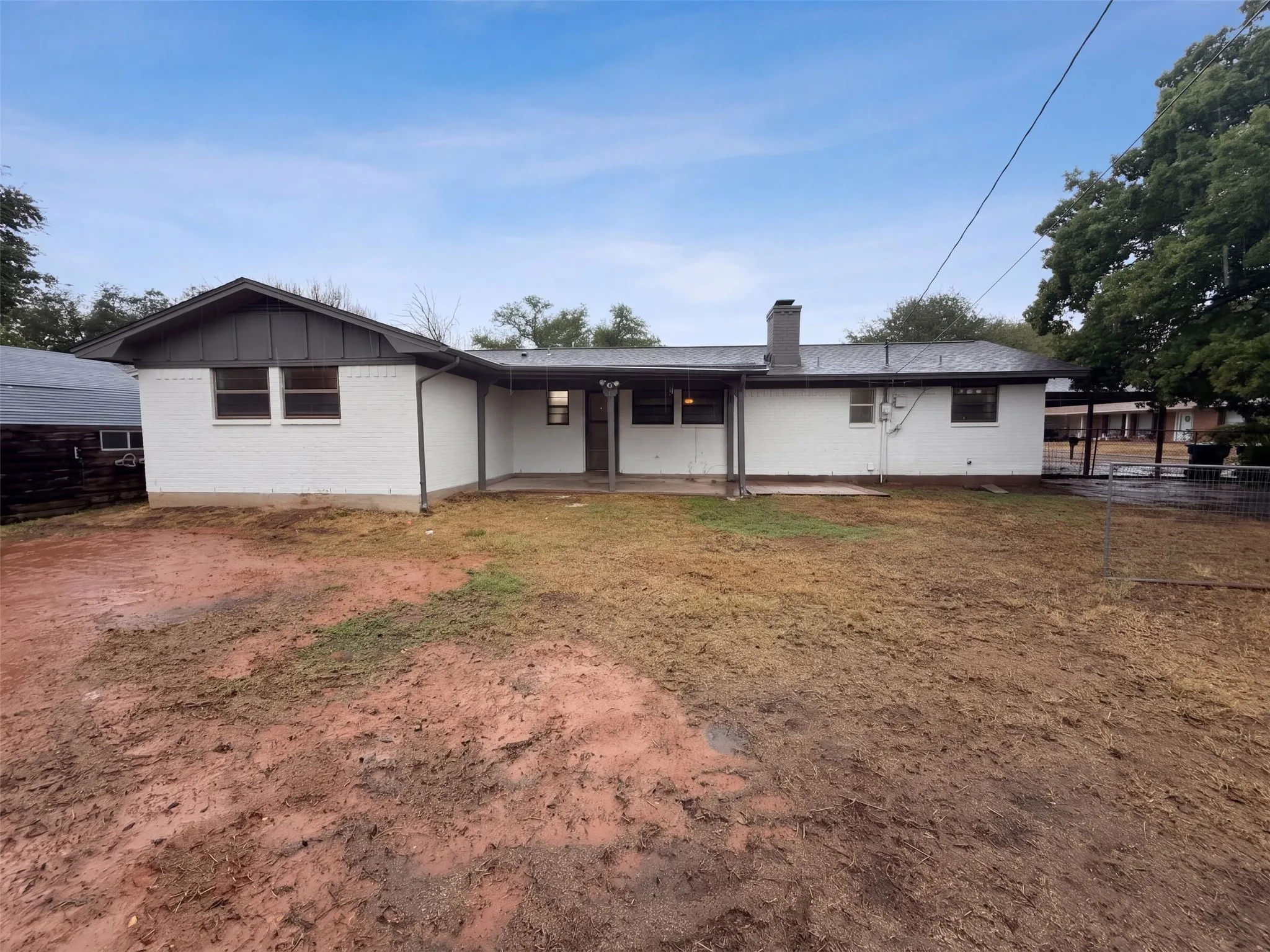 Single Family Residence For Sale in Somervell County , 501 Franklin Drive, Glen Rose, Texas 76043, 3 Bedroom, 2 Bathroom, 2 Garage spaces, 2,100 Sqft, built in 1975, mls#21407738, Real Estate Agent in Glen Rose, Homes For Sale in Somervell county, Homes For Sale in Glen Rose, Realtor in Glen Rose Texas, Real Estate Brokerage Independent Realty Texas, Luminita Cordes Realtor