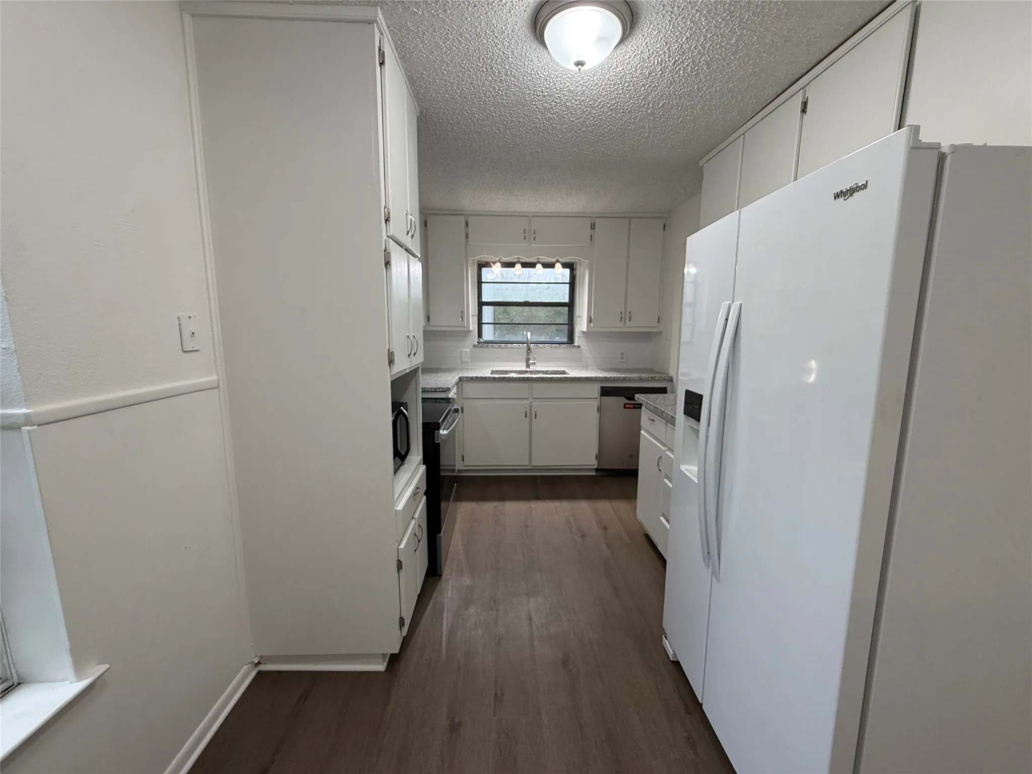 Single Family Residence For Sale in Somervell County , 501 Franklin Drive, Glen Rose, Texas 76043, 3 Bedroom, 2 Bathroom, 2 Garage spaces, 2,100 Sqft, built in 1975, mls#21407738, Real Estate Agent in Glen Rose, Homes For Sale in Somervell county, Homes For Sale in Glen Rose, Realtor in Glen Rose Texas, Real Estate Brokerage Independent Realty Texas, Luminita Cordes Realtor