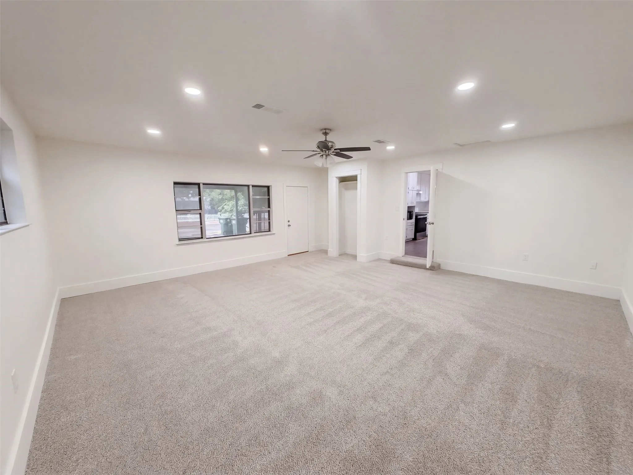 Single Family Residence For Sale in Somervell County , 501 Franklin Drive, Glen Rose, Texas 76043, 3 Bedroom, 2 Bathroom, 2 Garage spaces, 2,100 Sqft, built in 1975, mls#21407738, Real Estate Agent in Glen Rose, Homes For Sale in Somervell county, Homes For Sale in Glen Rose, Realtor in Glen Rose Texas, Real Estate Brokerage Independent Realty Texas, Luminita Cordes Realtor