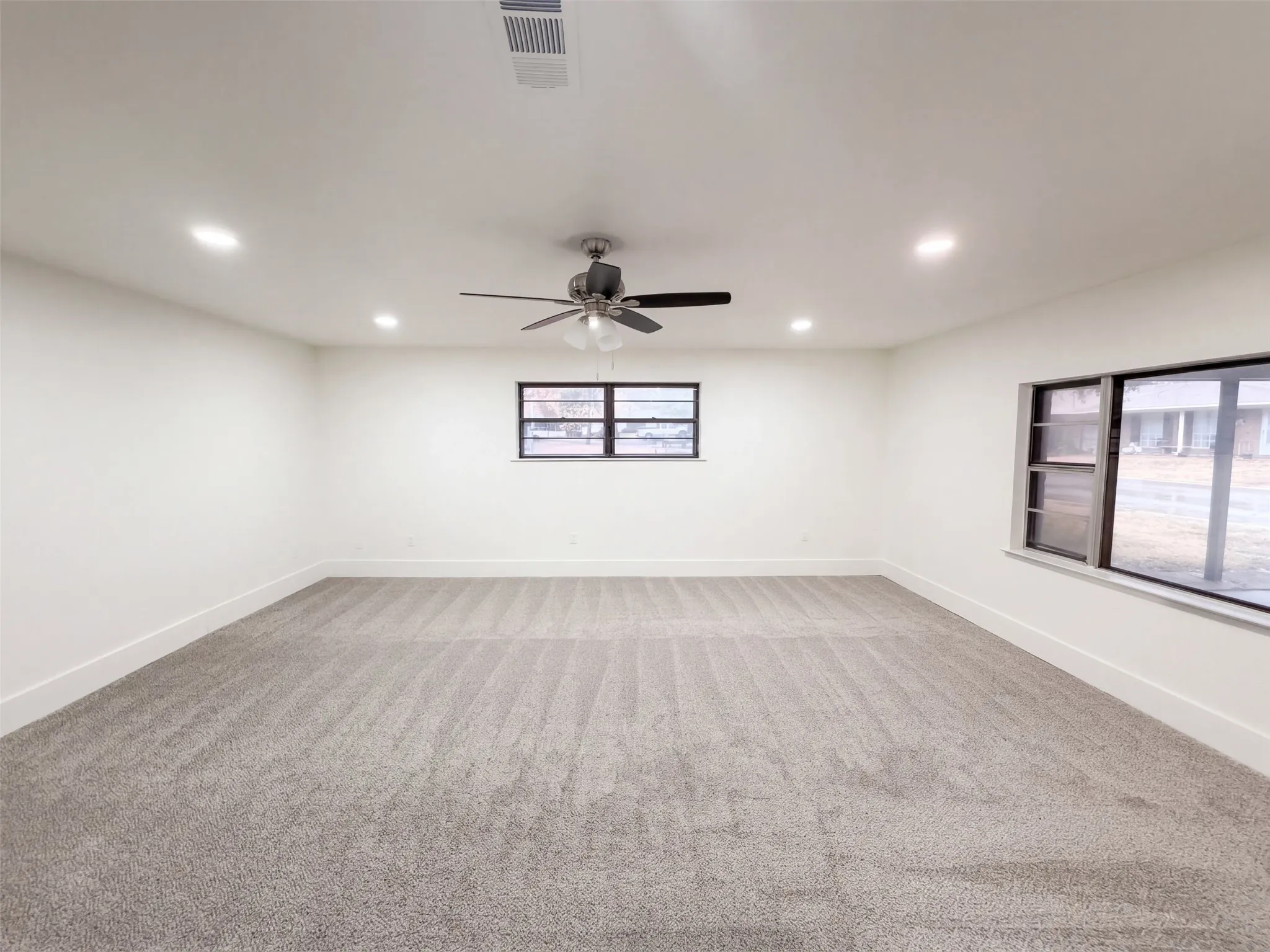 Single Family Residence For Sale in Somervell County , 501 Franklin Drive, Glen Rose, Texas 76043, 3 Bedroom, 2 Bathroom, 2 Garage spaces, 2,100 Sqft, built in 1975, mls#21407738, Real Estate Agent in Glen Rose, Homes For Sale in Somervell county, Homes For Sale in Glen Rose, Realtor in Glen Rose Texas, Real Estate Brokerage Independent Realty Texas, Luminita Cordes Realtor