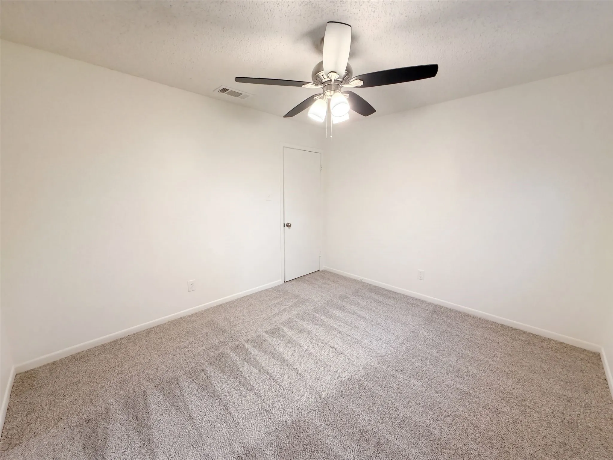 Single Family Residence For Sale in Somervell County , 501 Franklin Drive, Glen Rose, Texas 76043, 3 Bedroom, 2 Bathroom, 2 Garage spaces, 2,100 Sqft, built in 1975, mls#21407738, Real Estate Agent in Glen Rose, Homes For Sale in Somervell county, Homes For Sale in Glen Rose, Realtor in Glen Rose Texas, Real Estate Brokerage Independent Realty Texas, Luminita Cordes Realtor